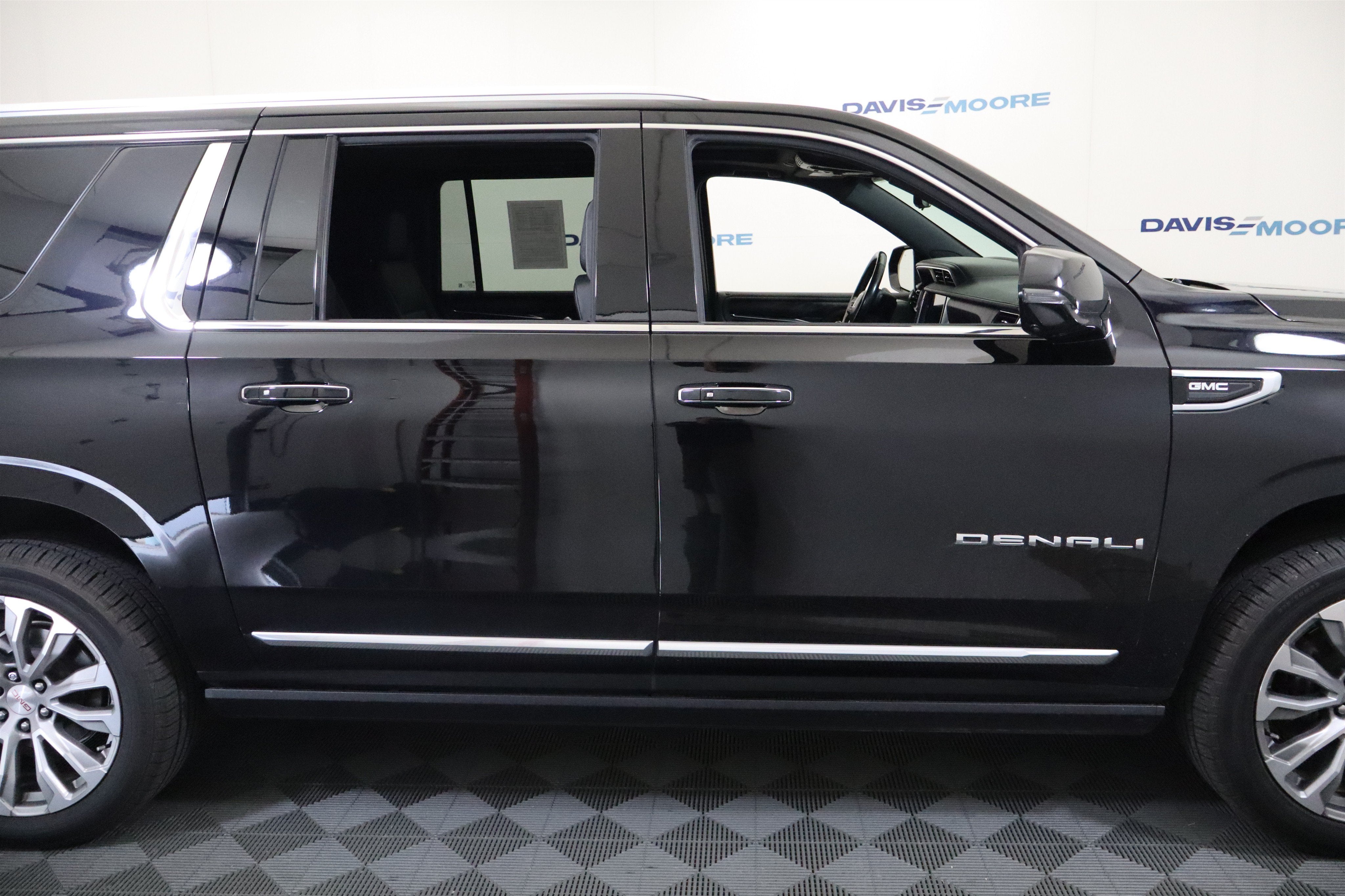 2022 GMC Yukon XL Denali 4WD