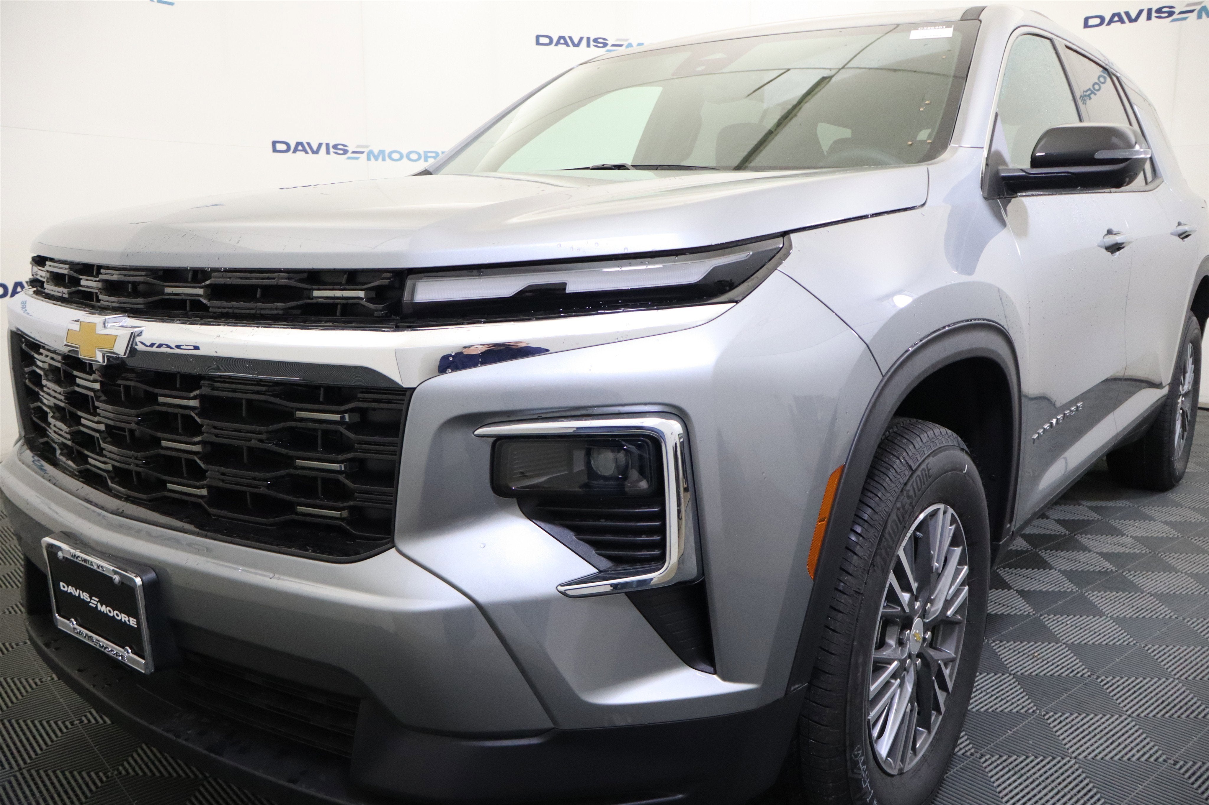 2026 Chevrolet Traverse FWD LT