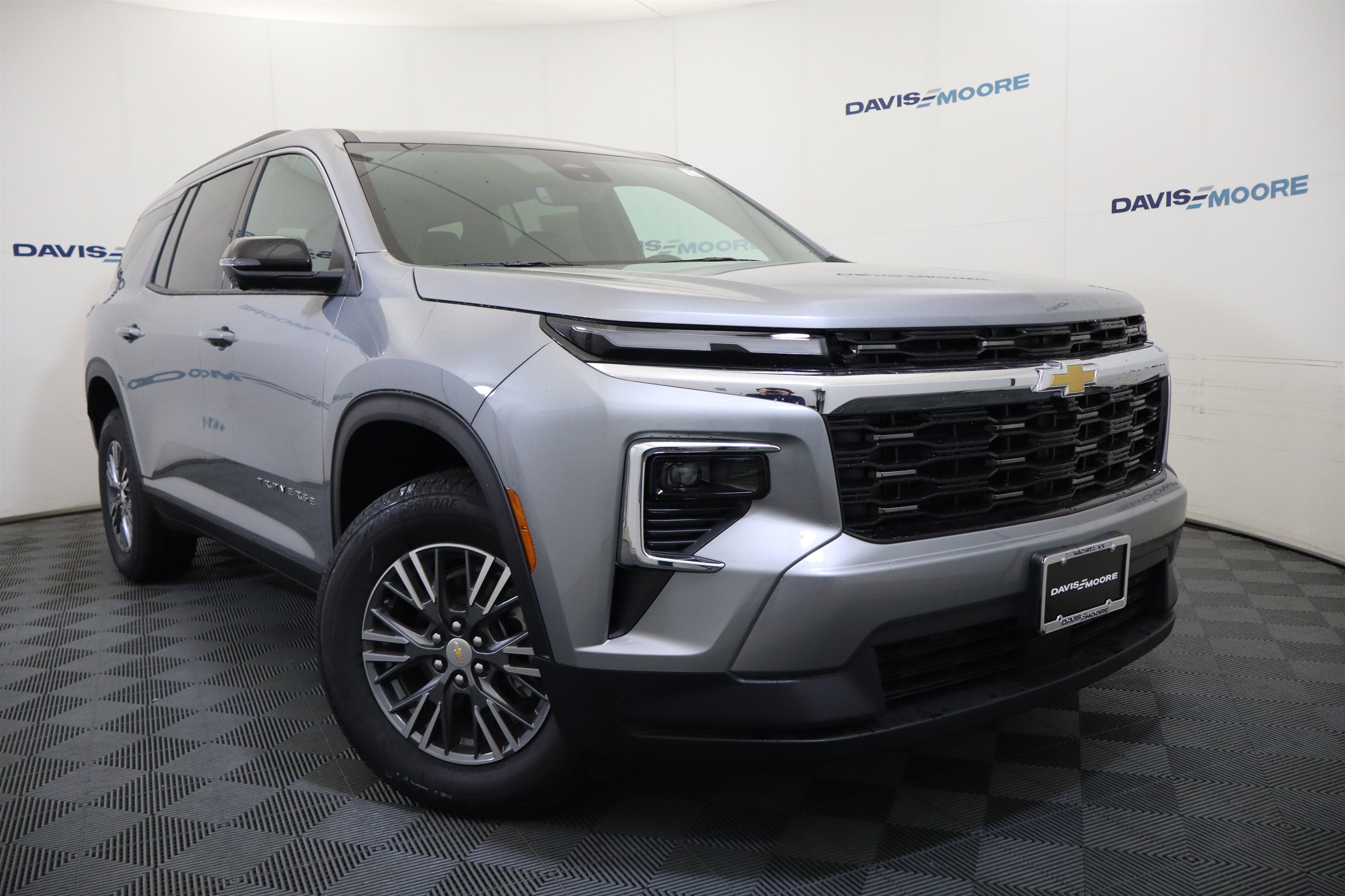 2026 Chevrolet Traverse FWD LT