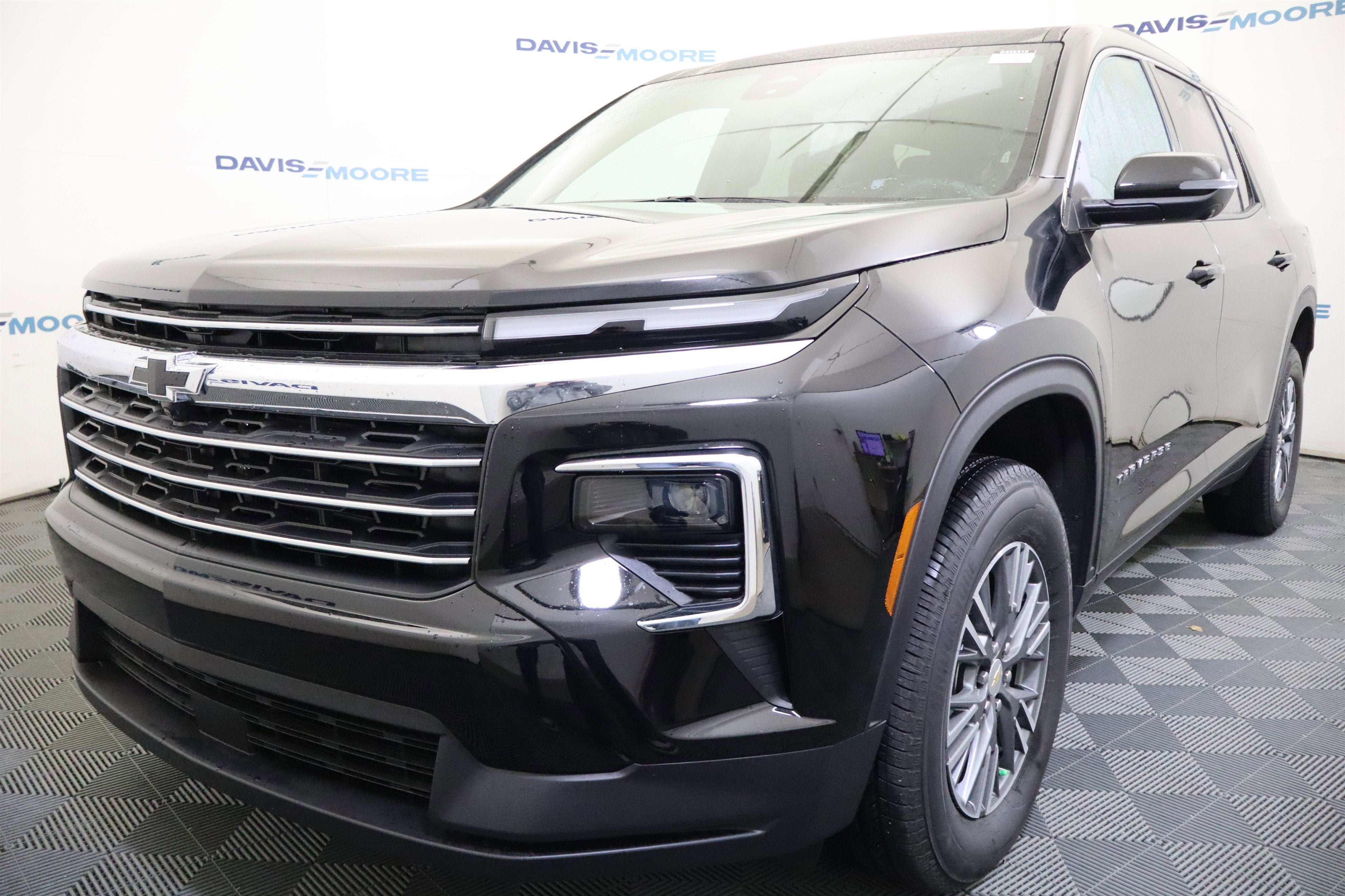 2026 Chevrolet Traverse FWD LT