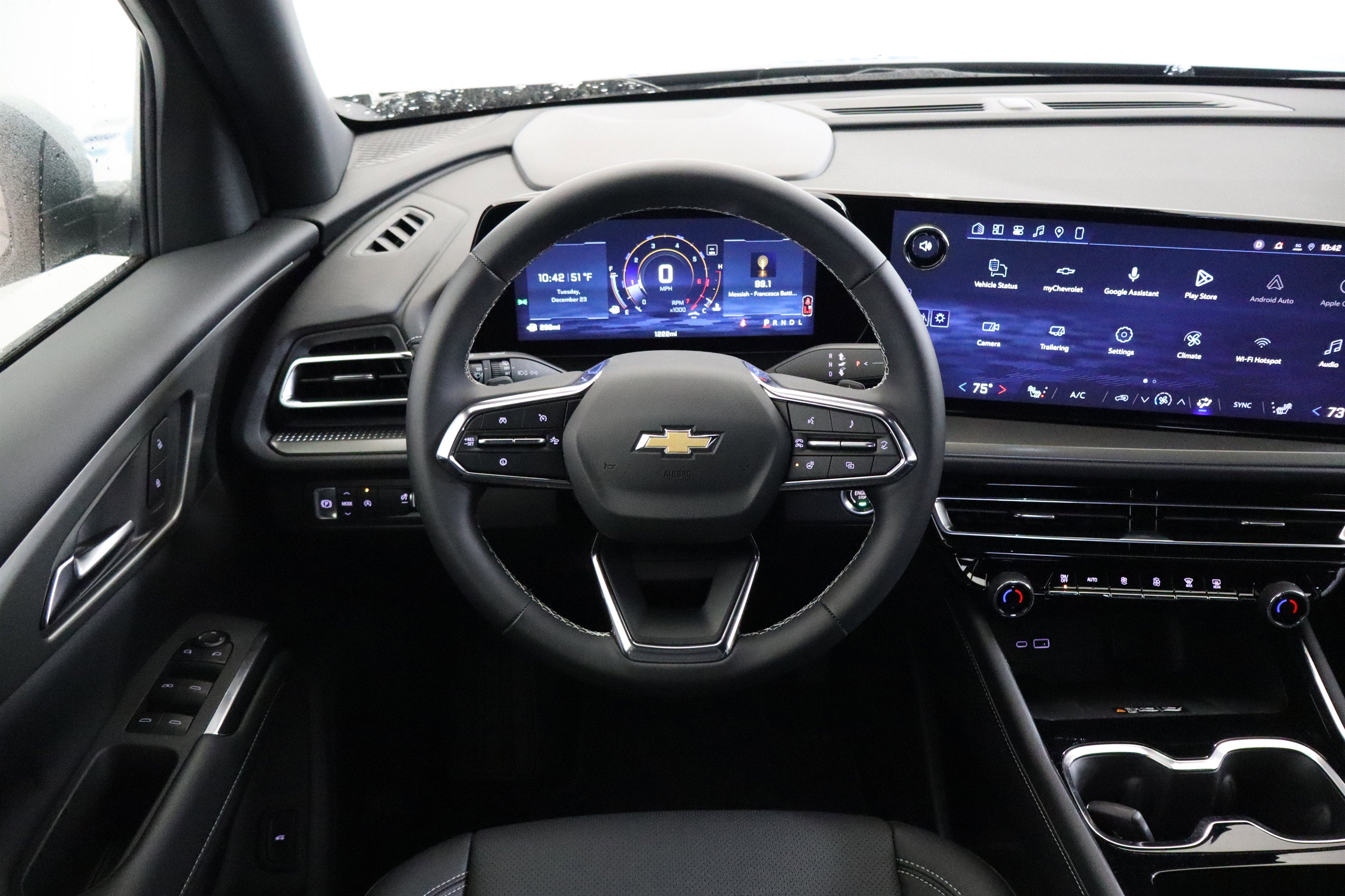 2026 Chevrolet Traverse FWD LT