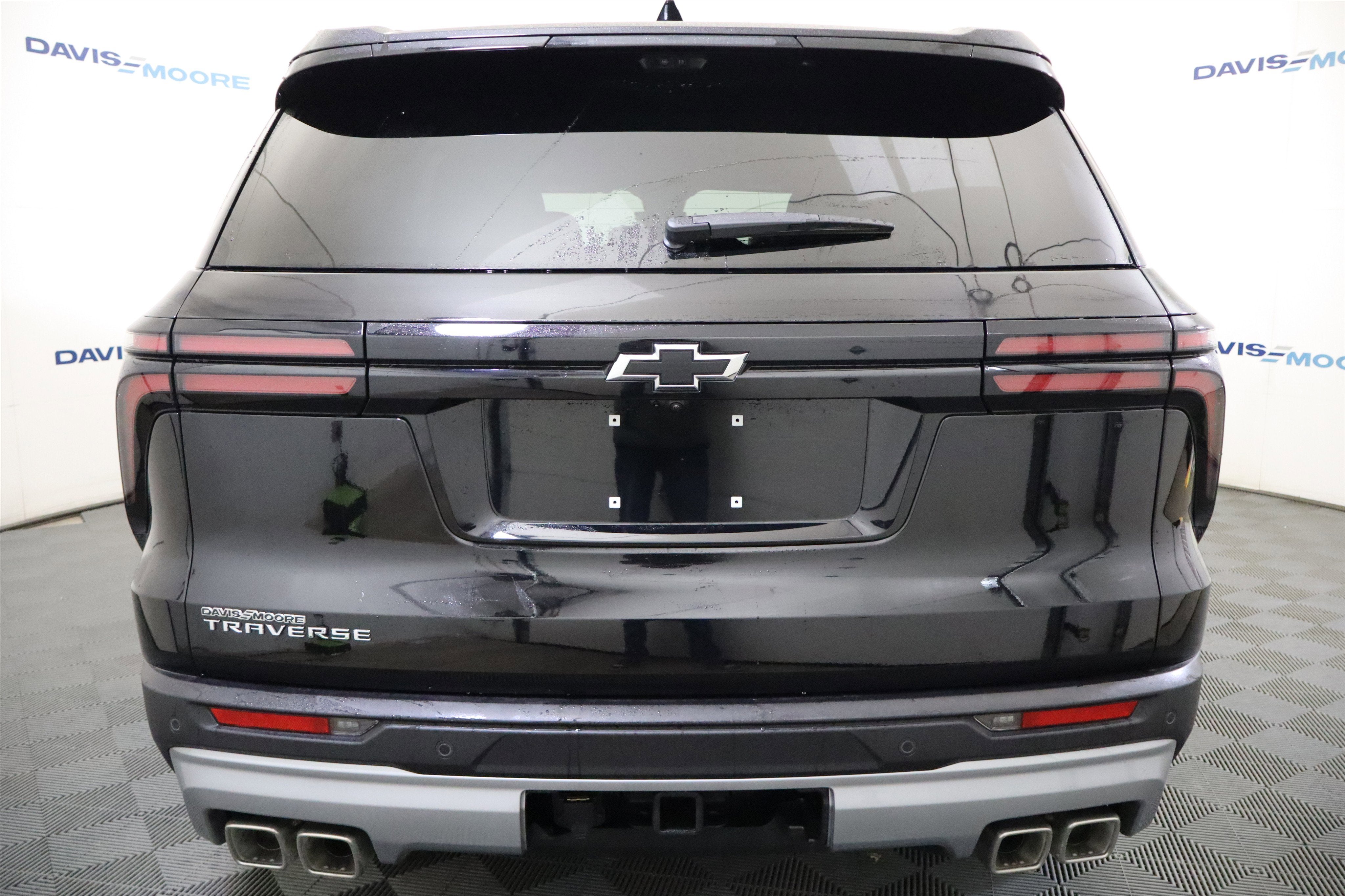 2026 Chevrolet Traverse FWD LT