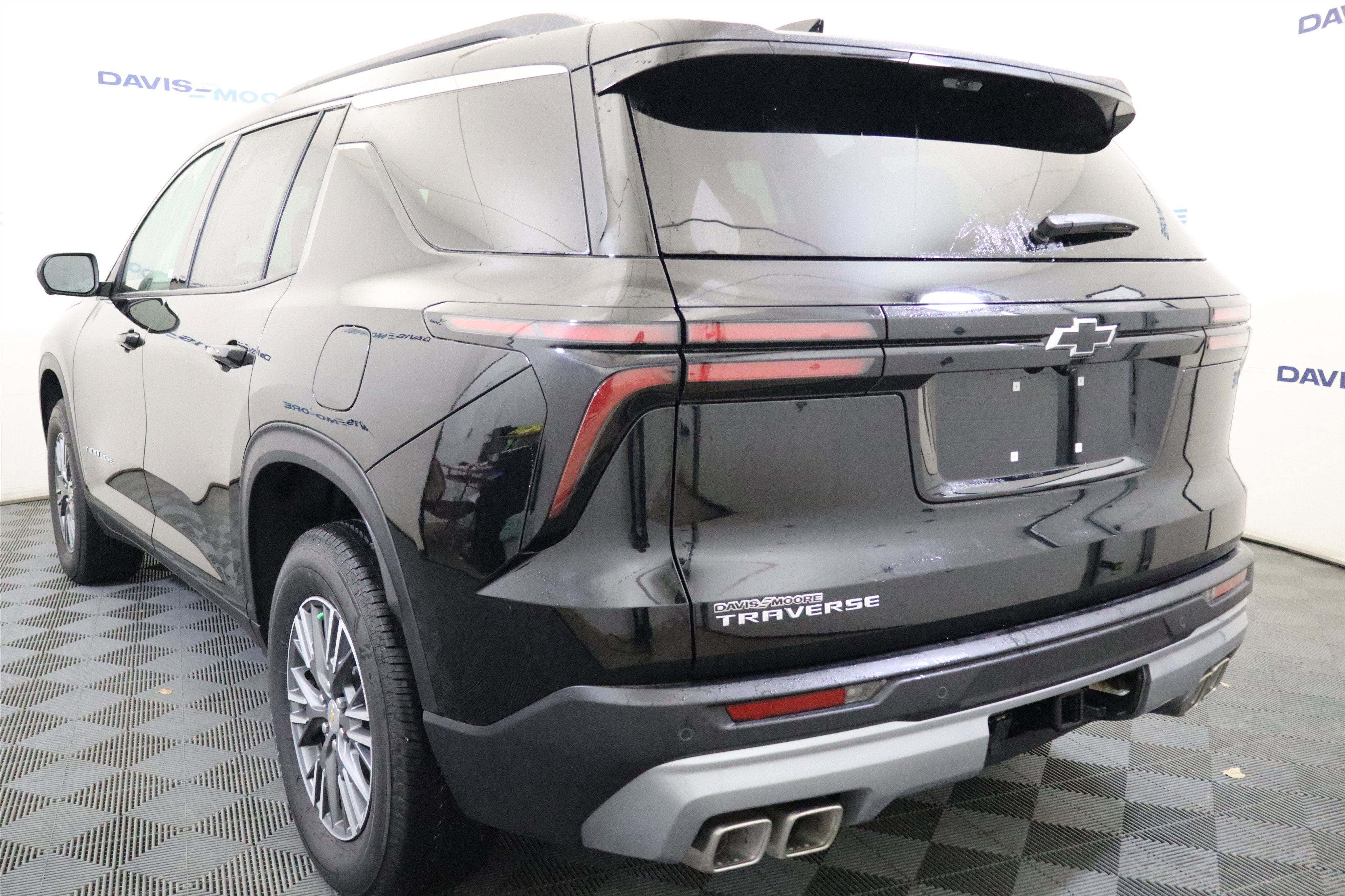 2026 Chevrolet Traverse FWD LT