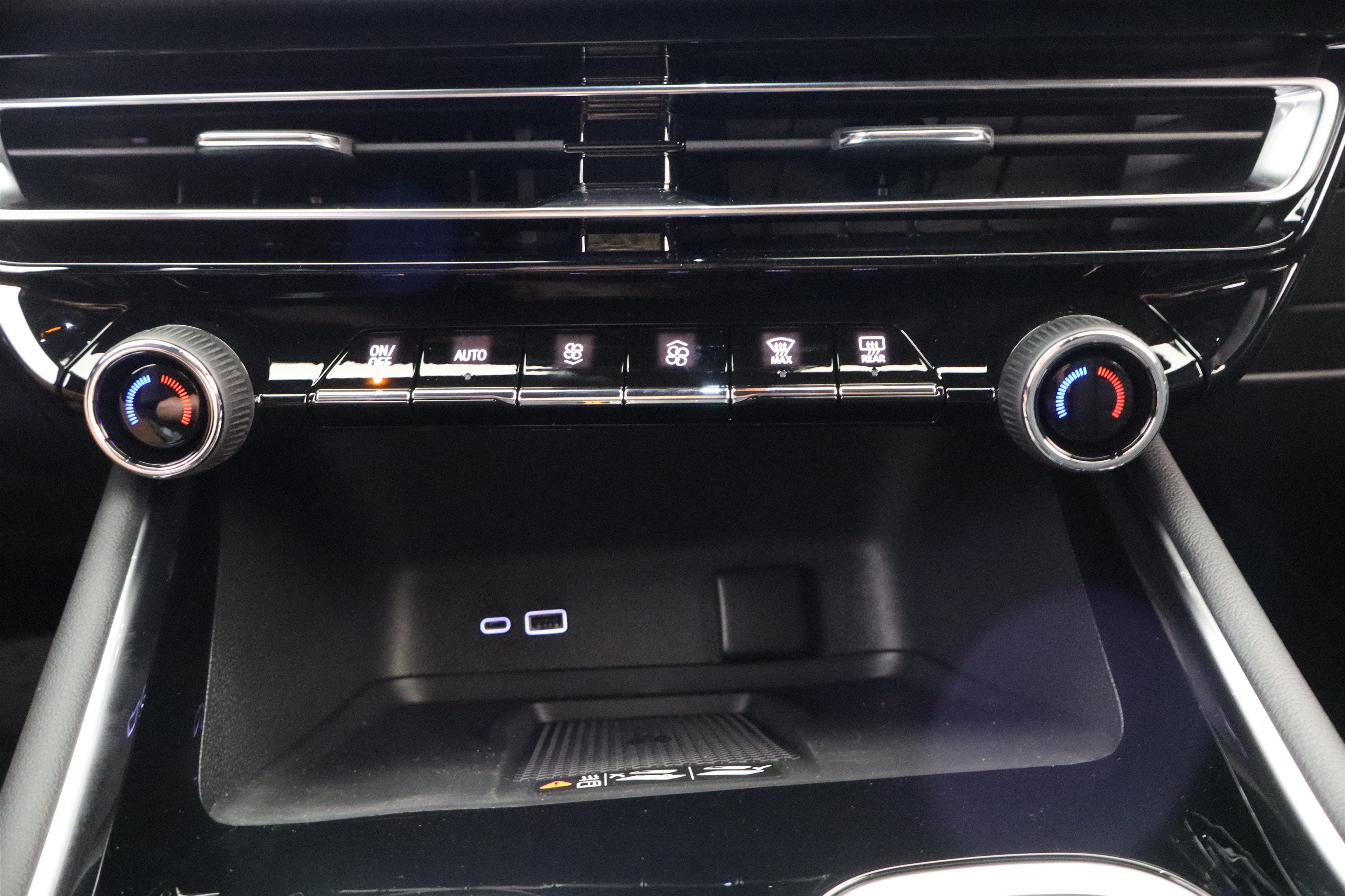 2027 Chevrolet Traverse FWD LT