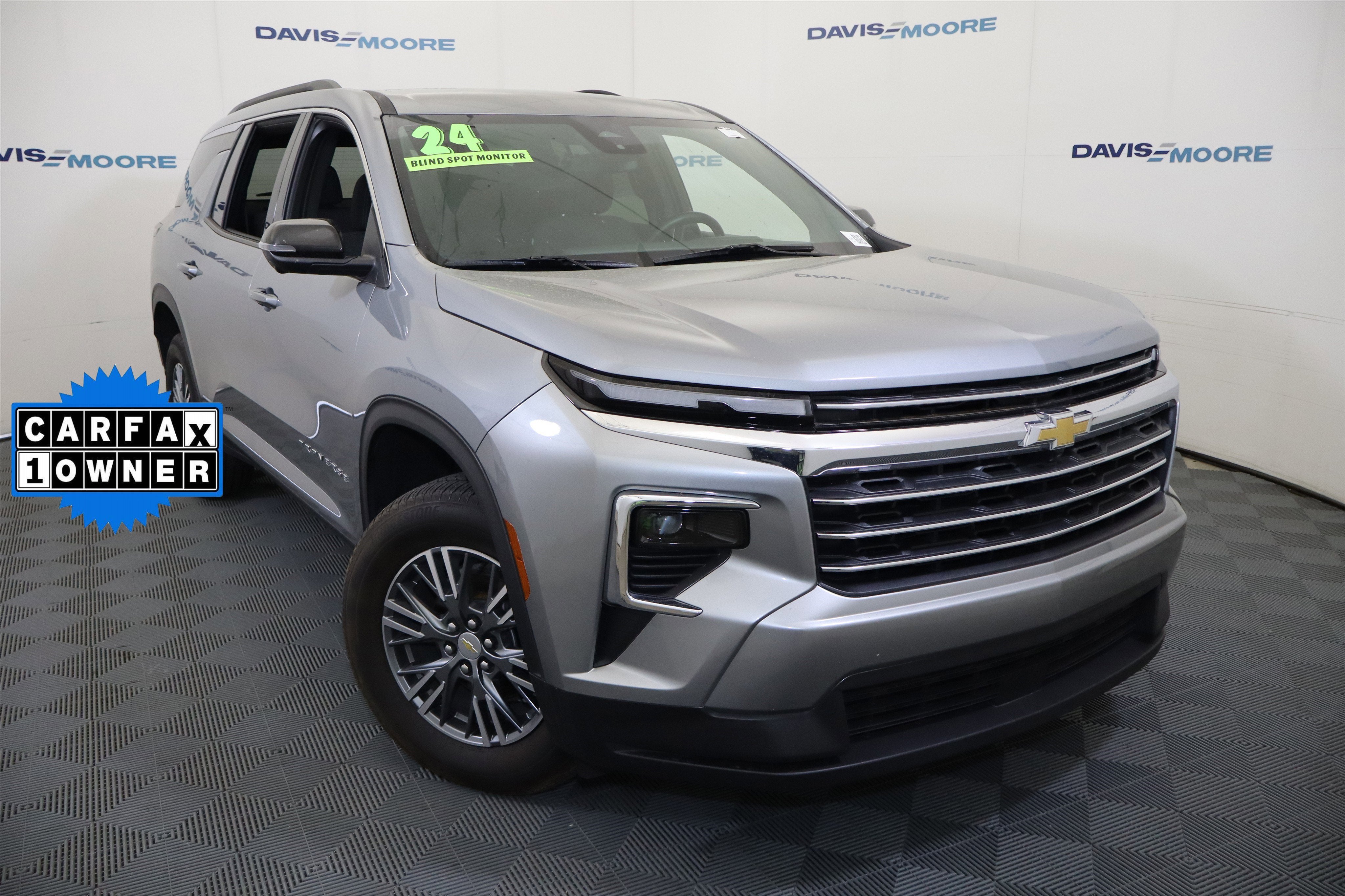2024 Chevrolet Traverse FWD LT
