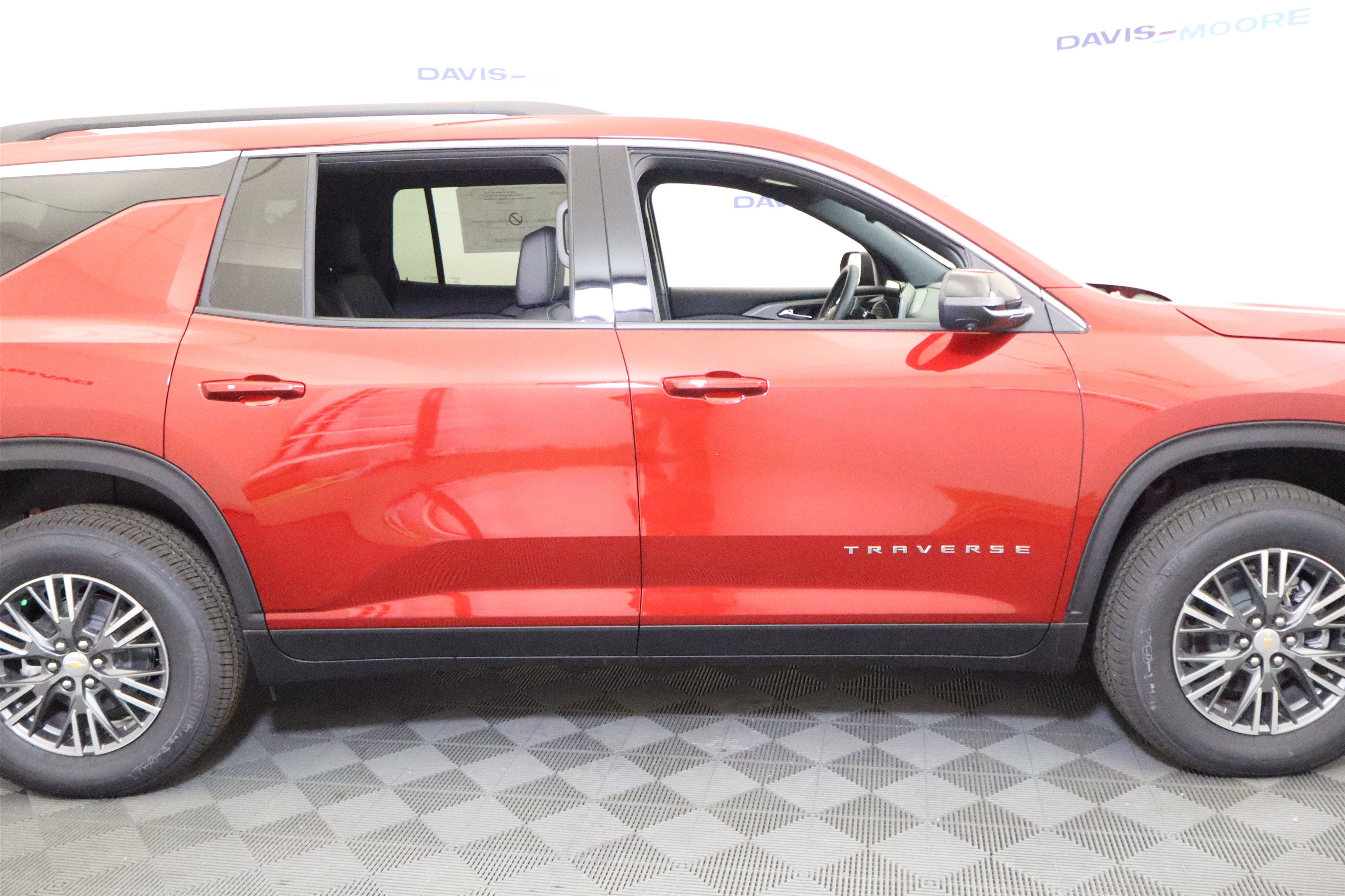 2026 Chevrolet Traverse FWD LT