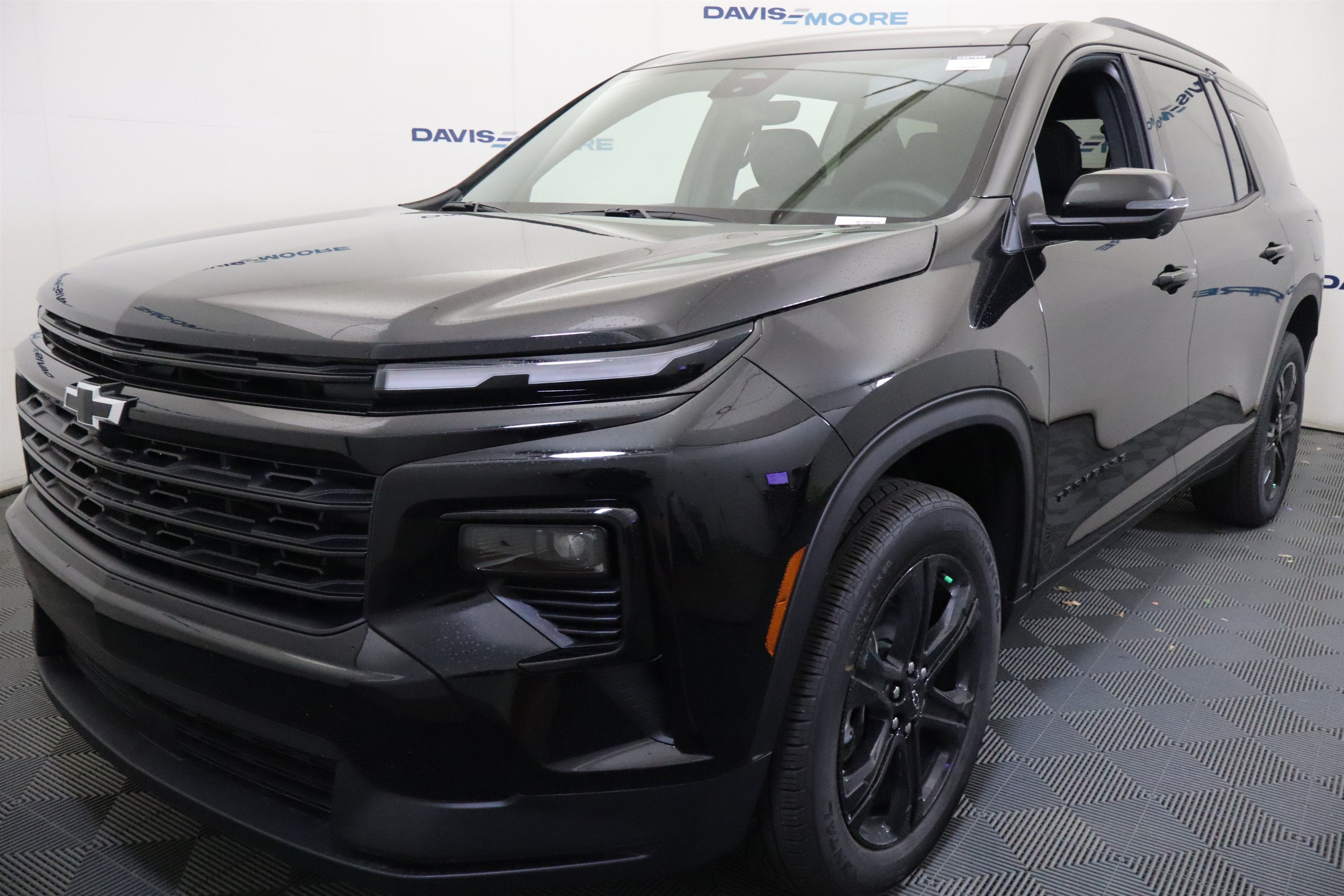 2027 Chevrolet Traverse FWD LT