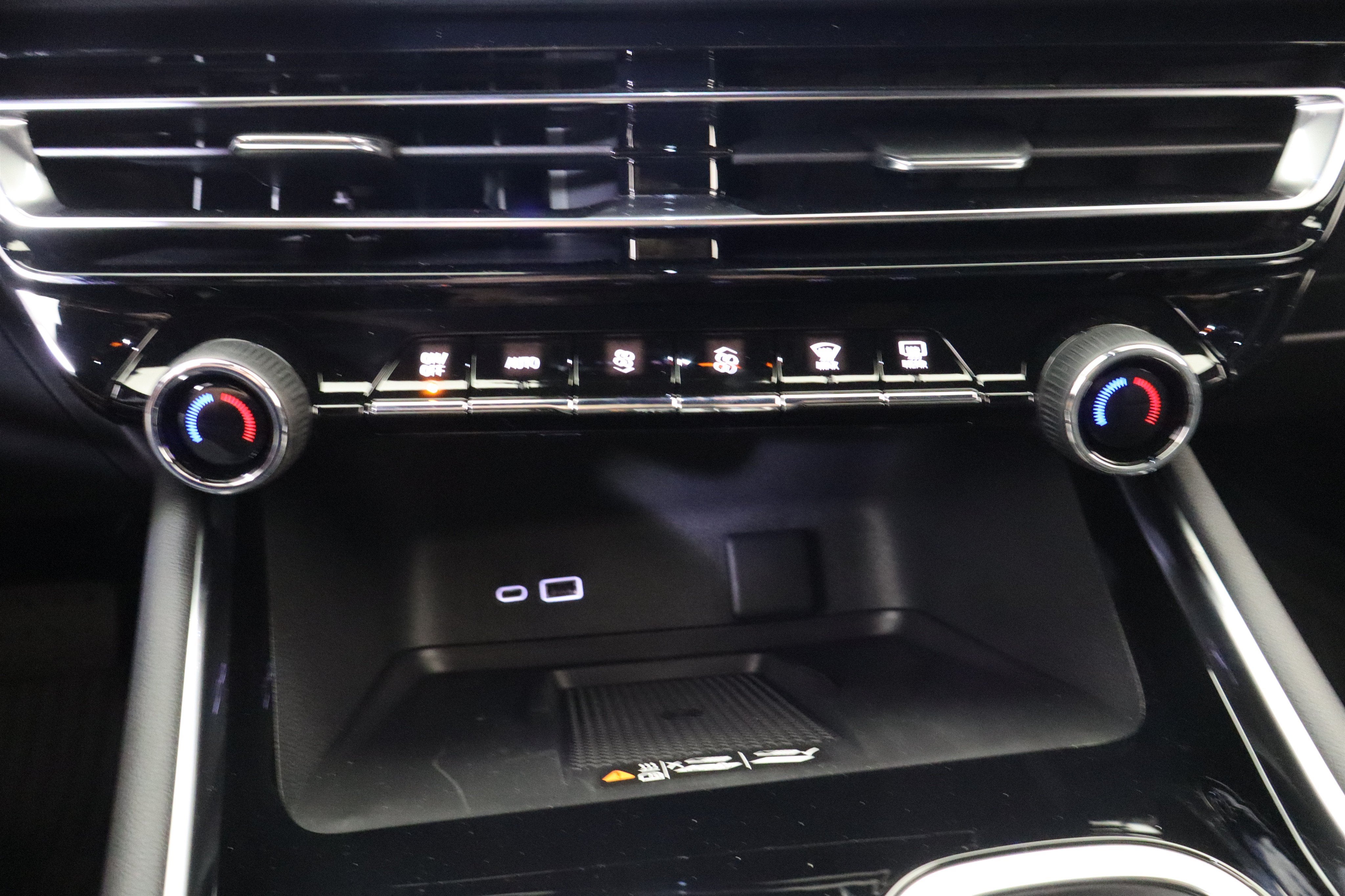 2027 Chevrolet Traverse FWD LT