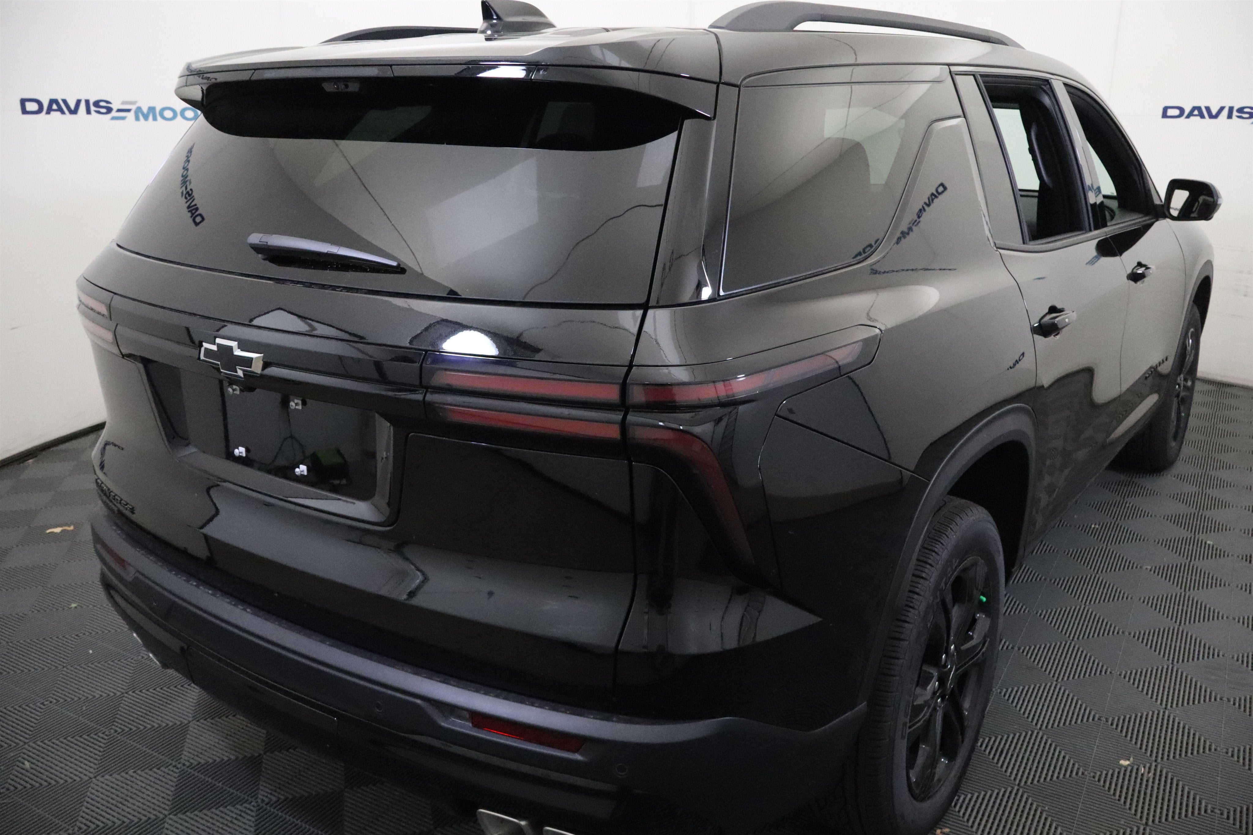 2027 Chevrolet Traverse FWD LT