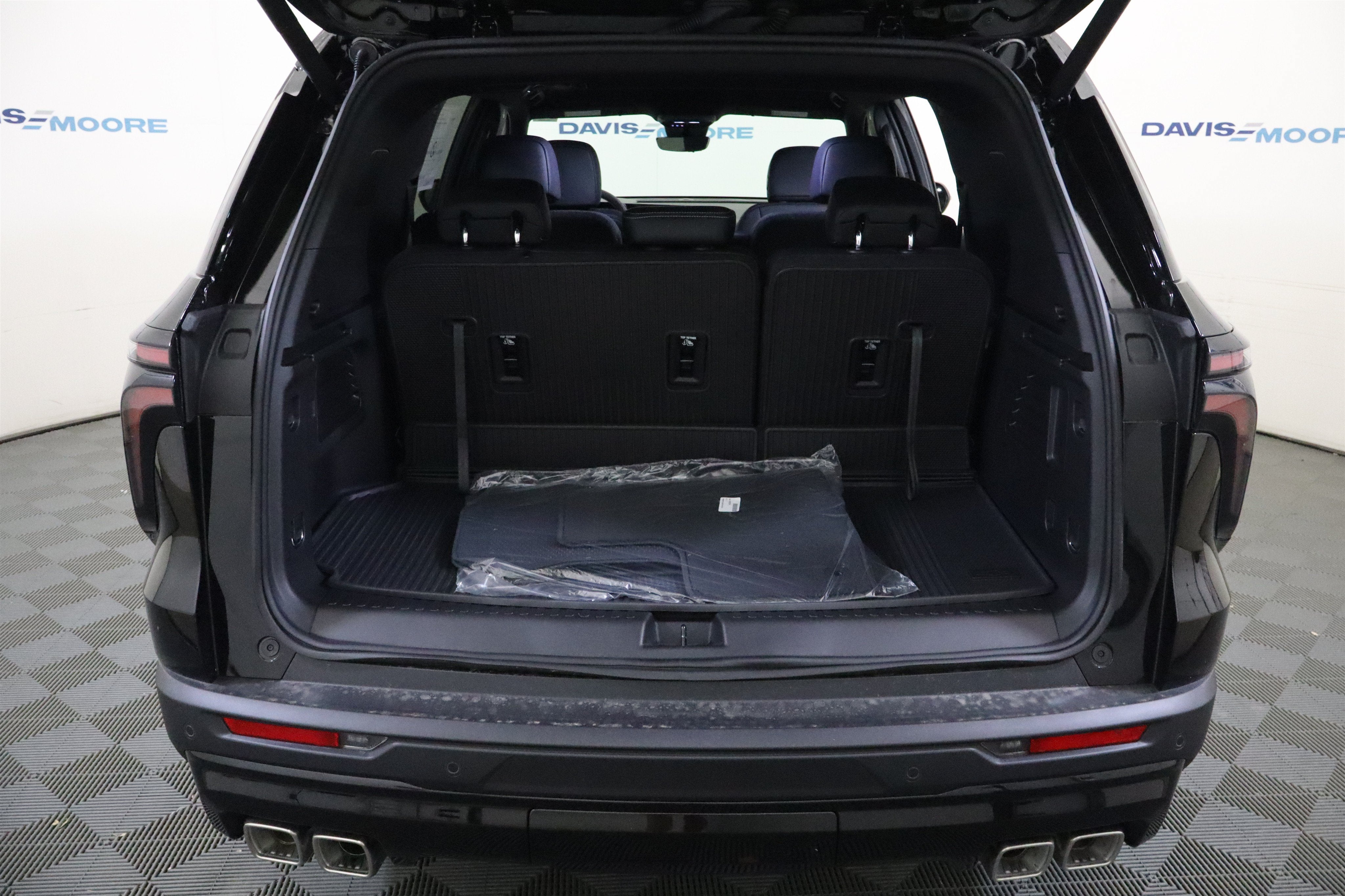 2027 Chevrolet Traverse FWD LT