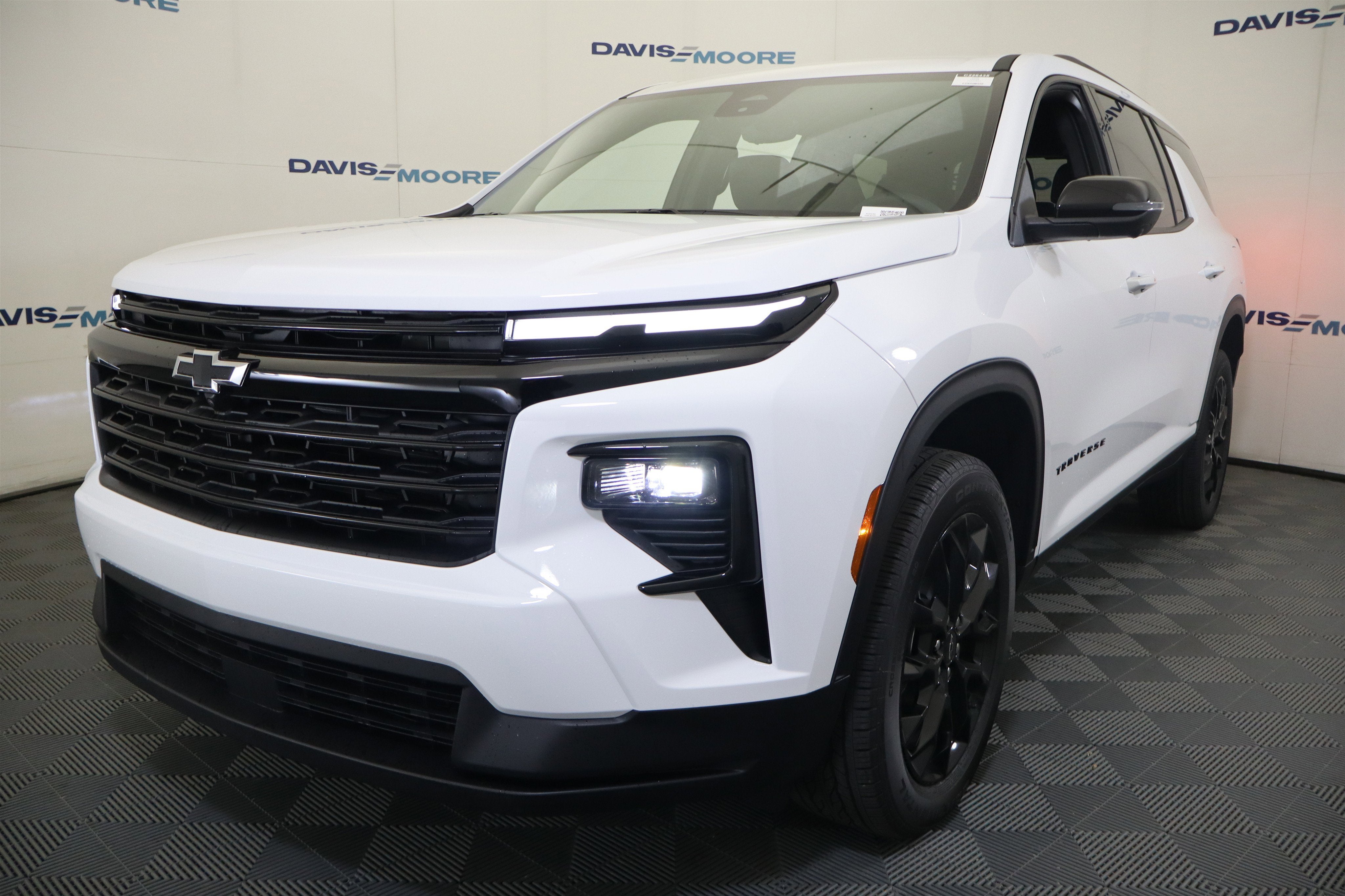 2026 Chevrolet Traverse FWD LT