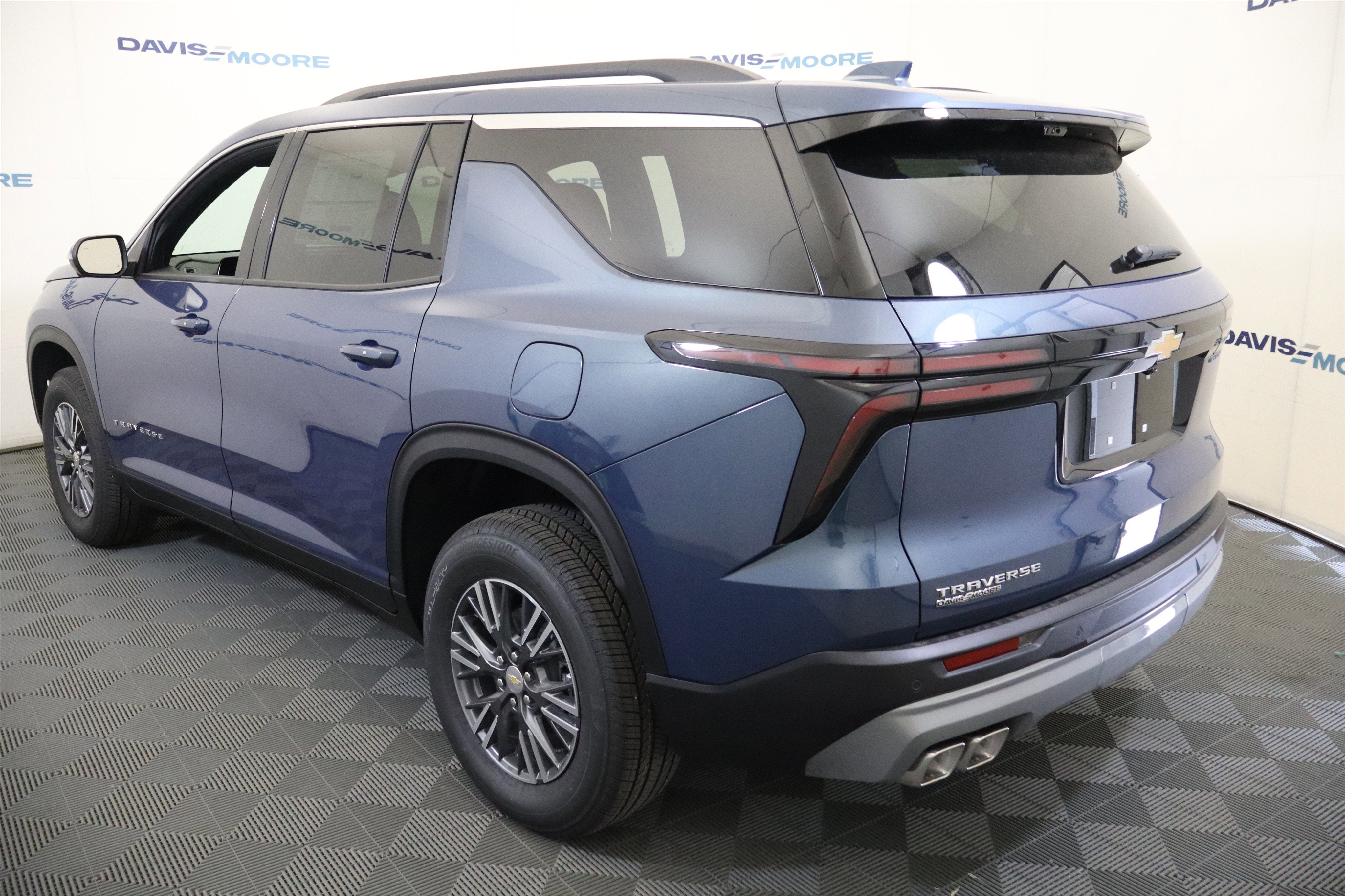 2026 Chevrolet Traverse FWD LT