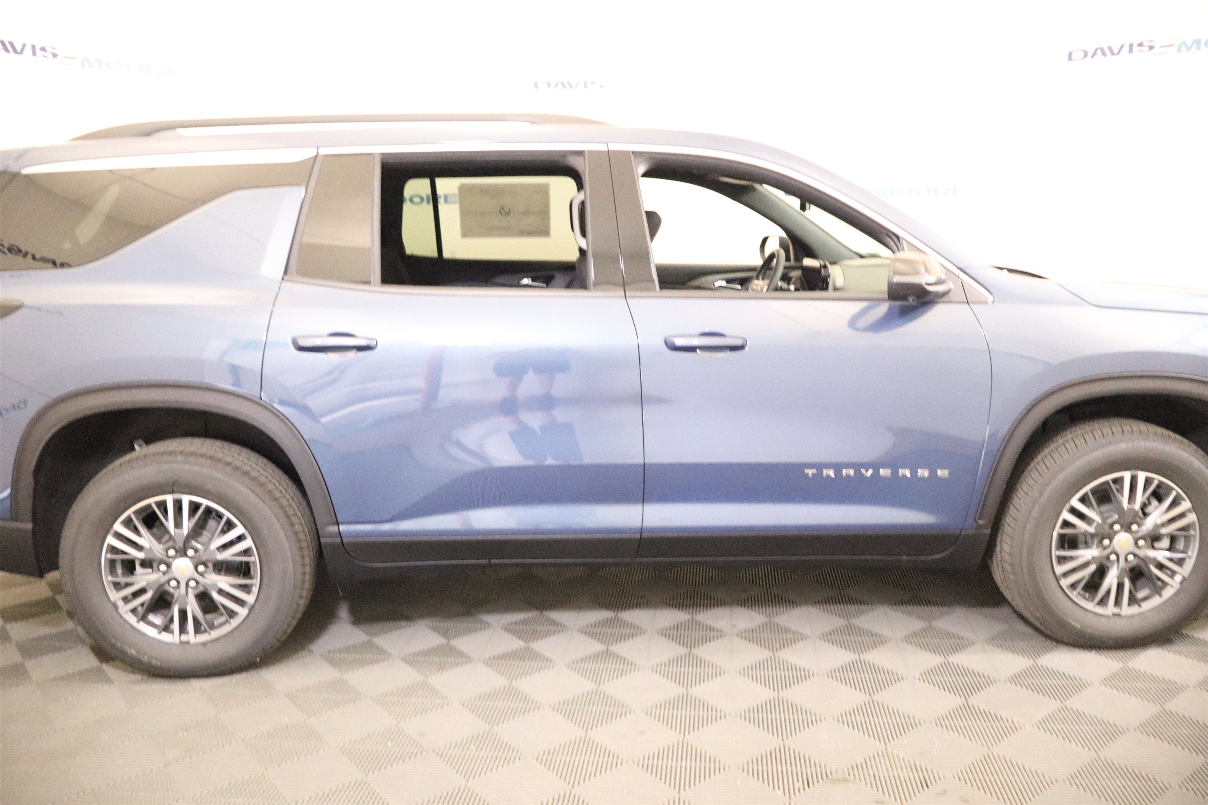 2026 Chevrolet Traverse FWD LT