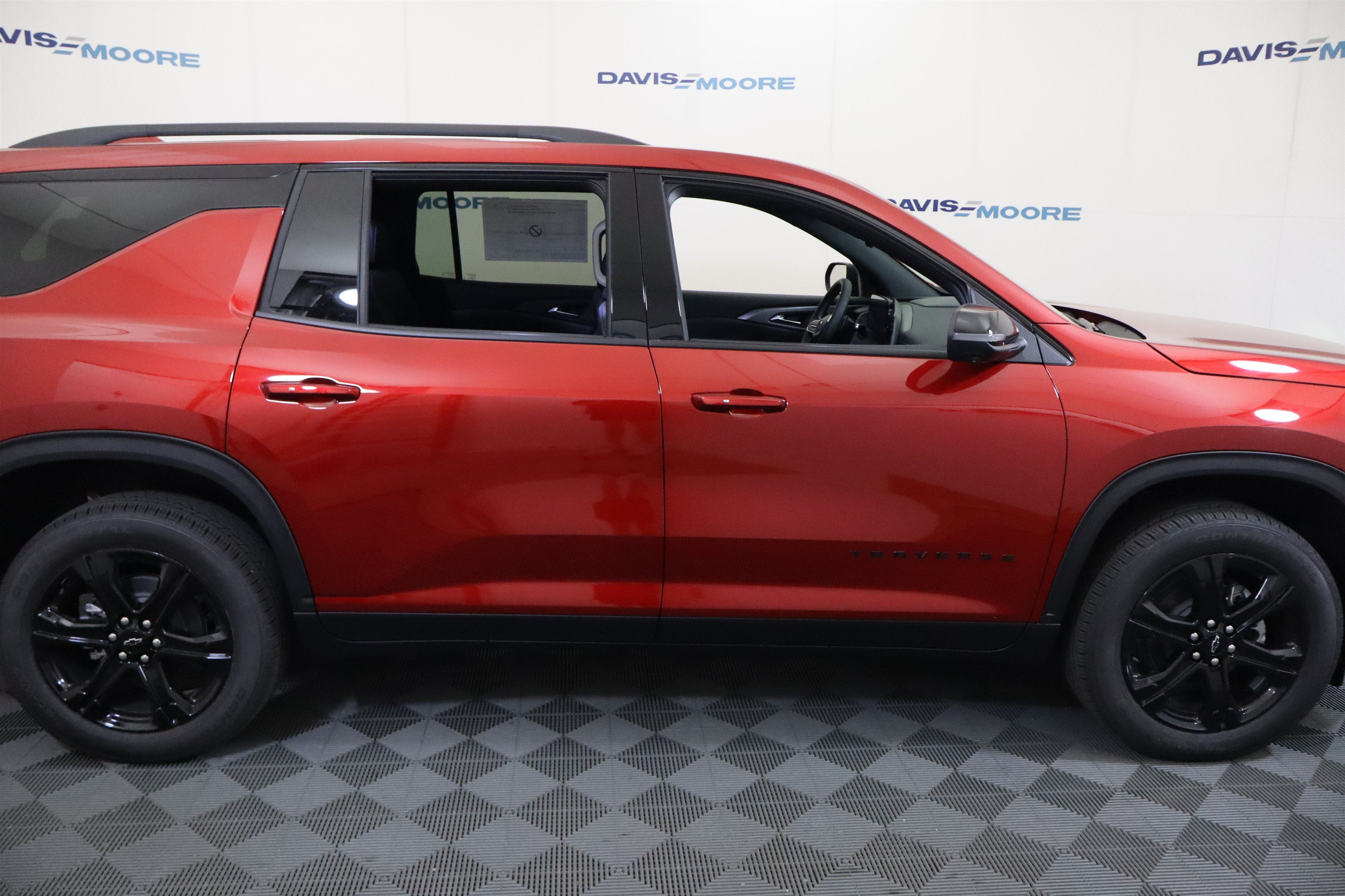 2027 Chevrolet Traverse FWD LT