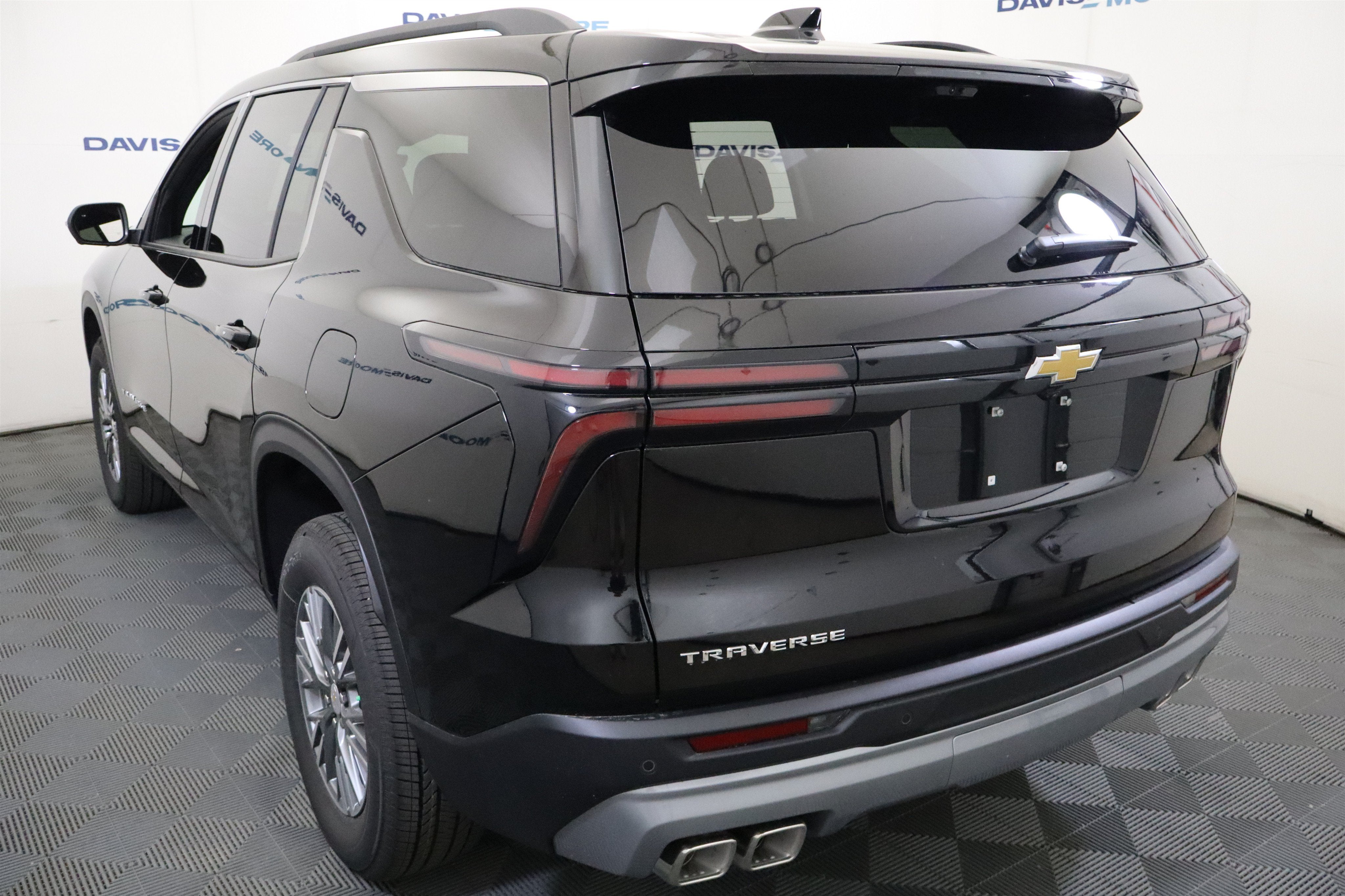 2027 Chevrolet Traverse FWD LT