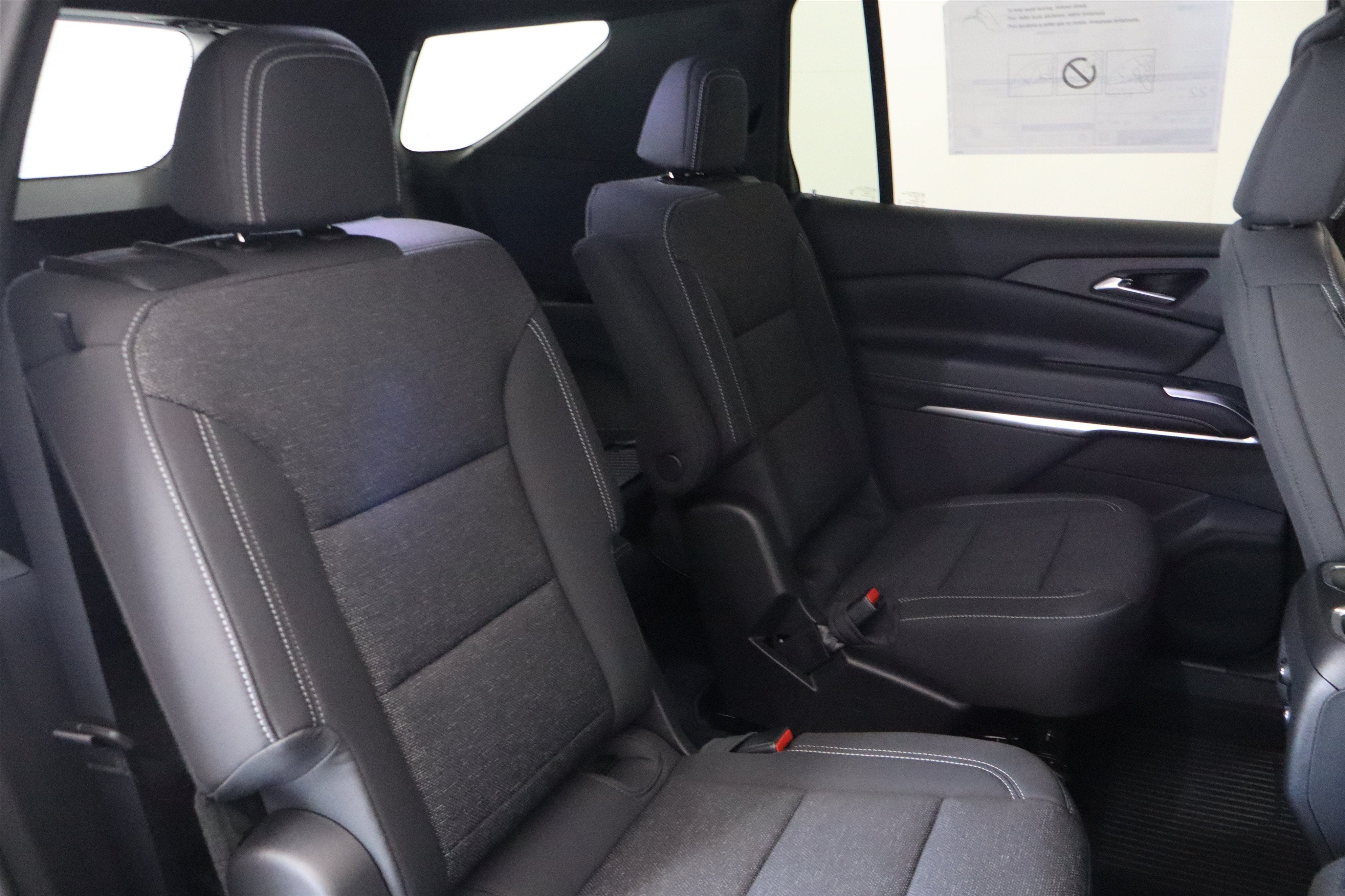 2027 Chevrolet Traverse FWD LT