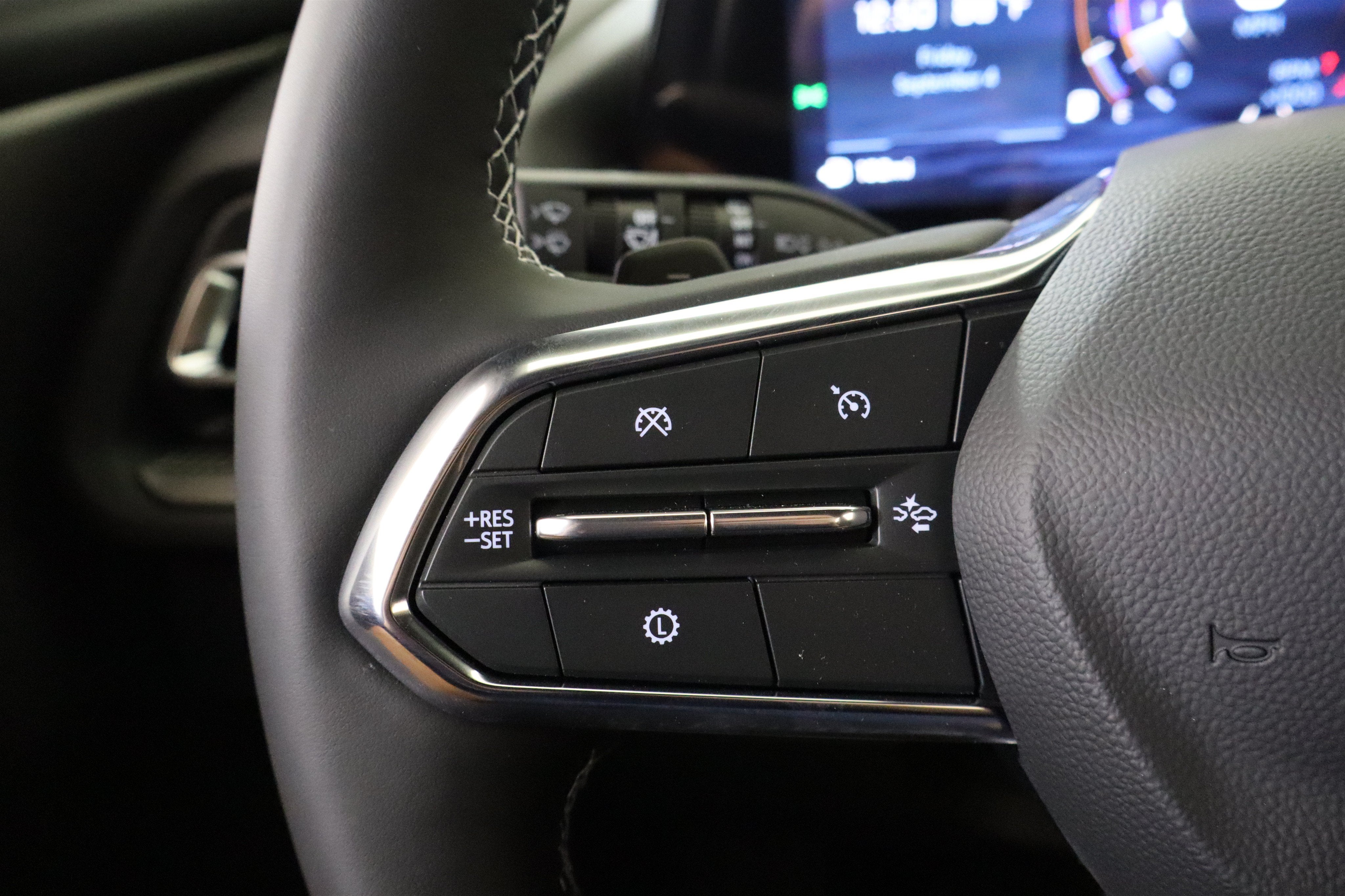2027 Chevrolet Traverse FWD LT