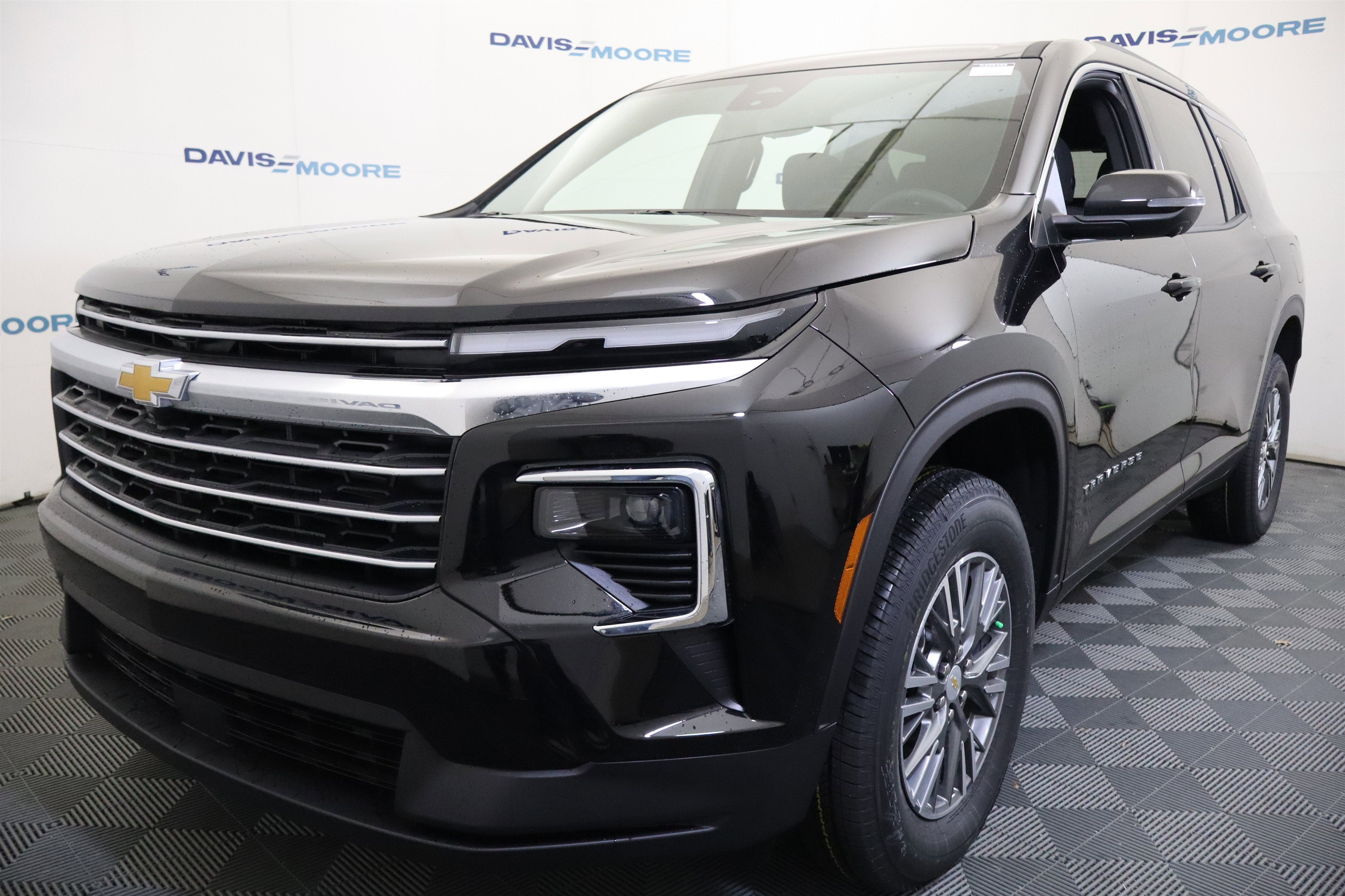 2026 Chevrolet Traverse FWD LT