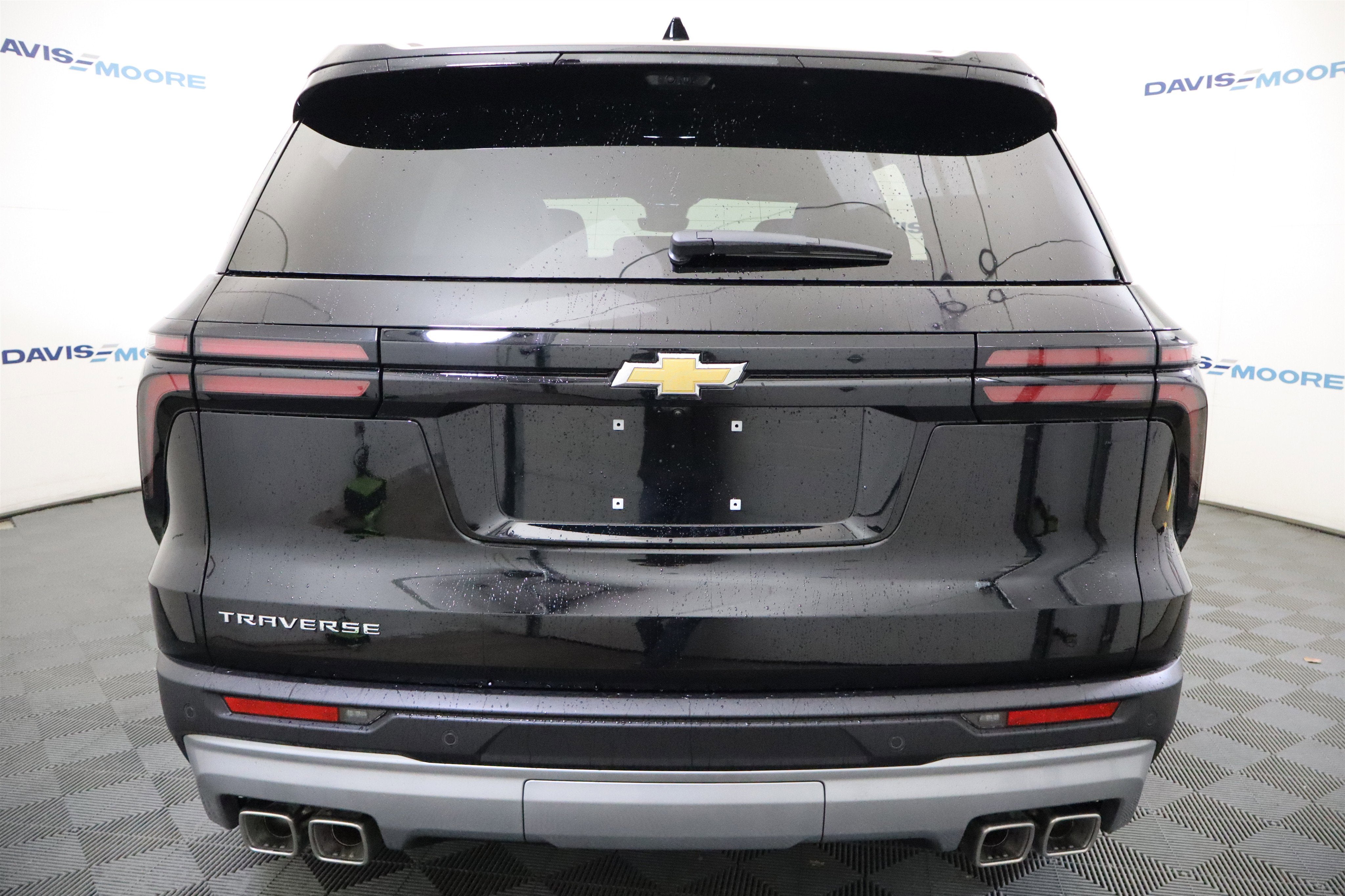 2026 Chevrolet Traverse FWD LT