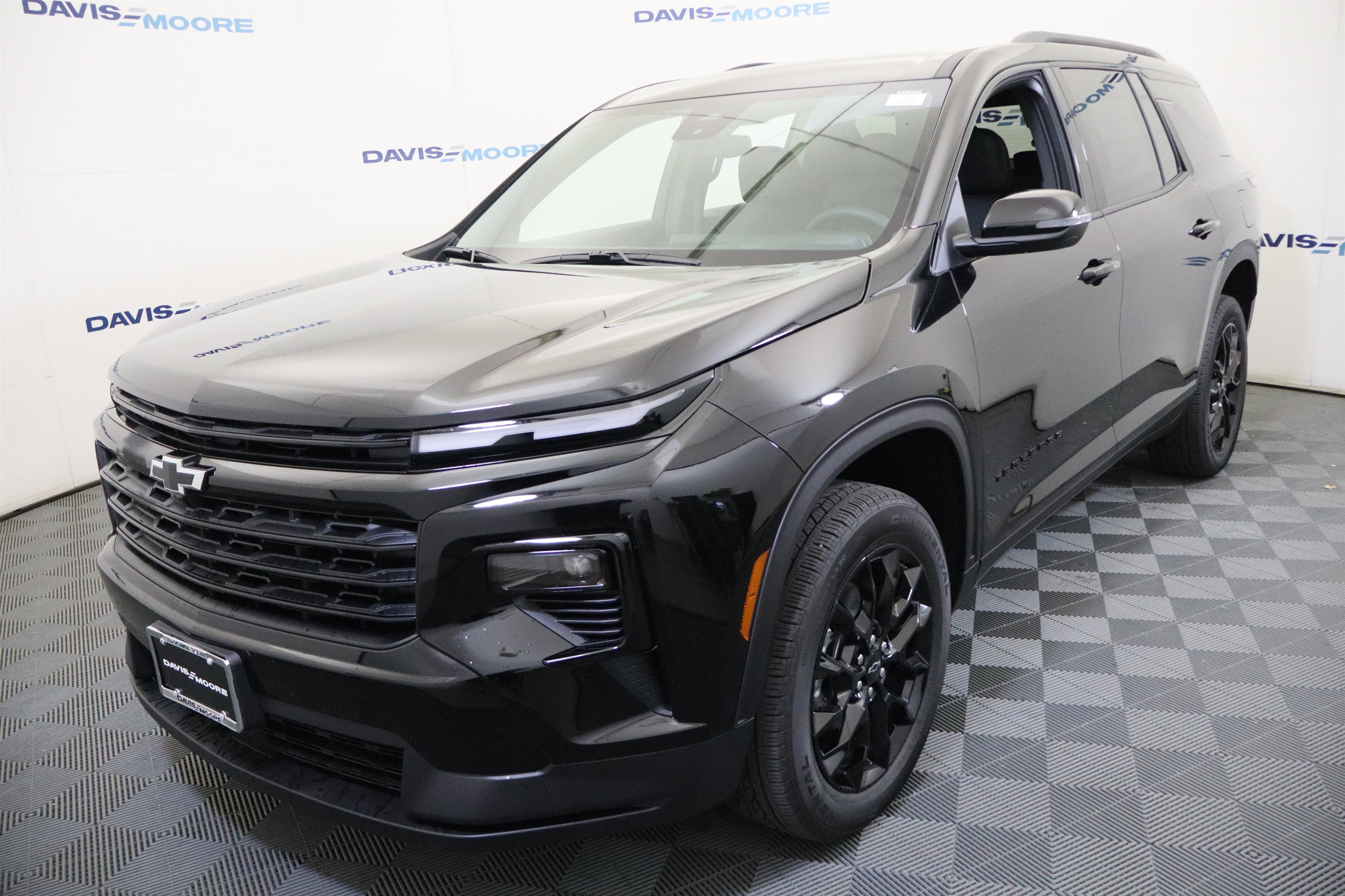 2026 Chevrolet Traverse FWD LT