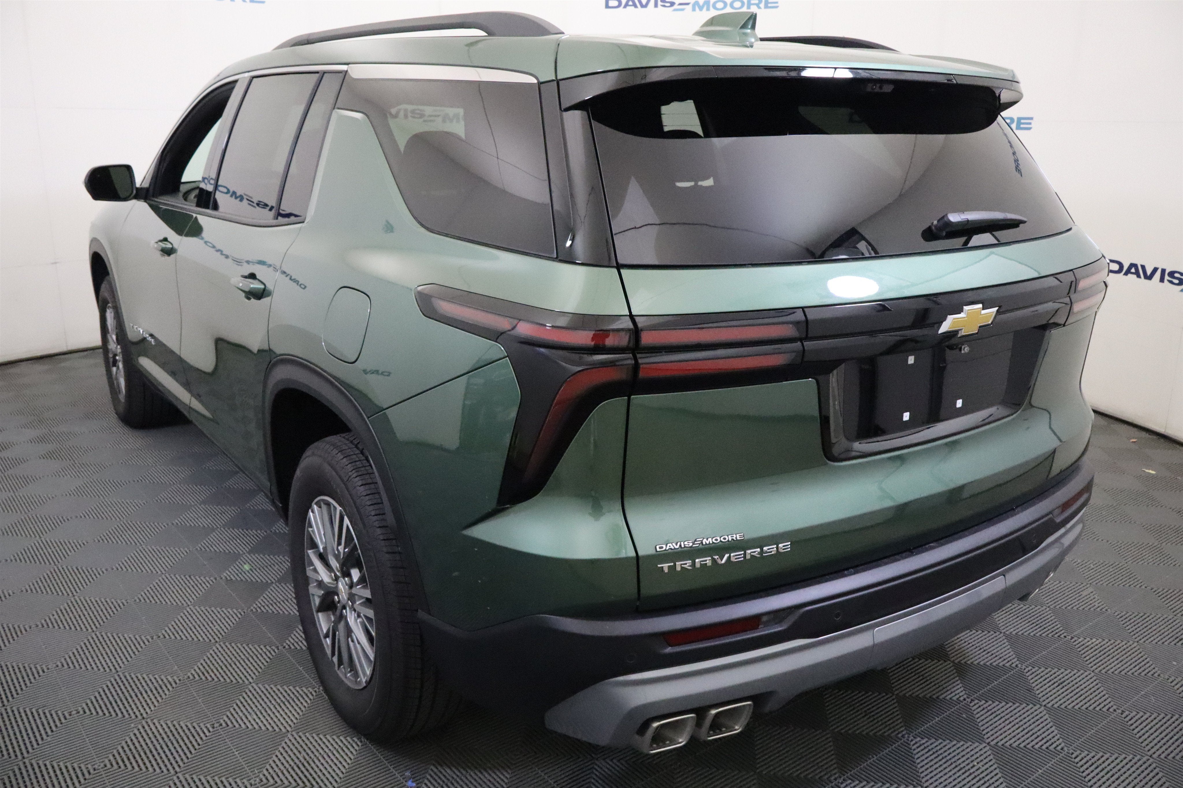 2027 Chevrolet Traverse FWD LT