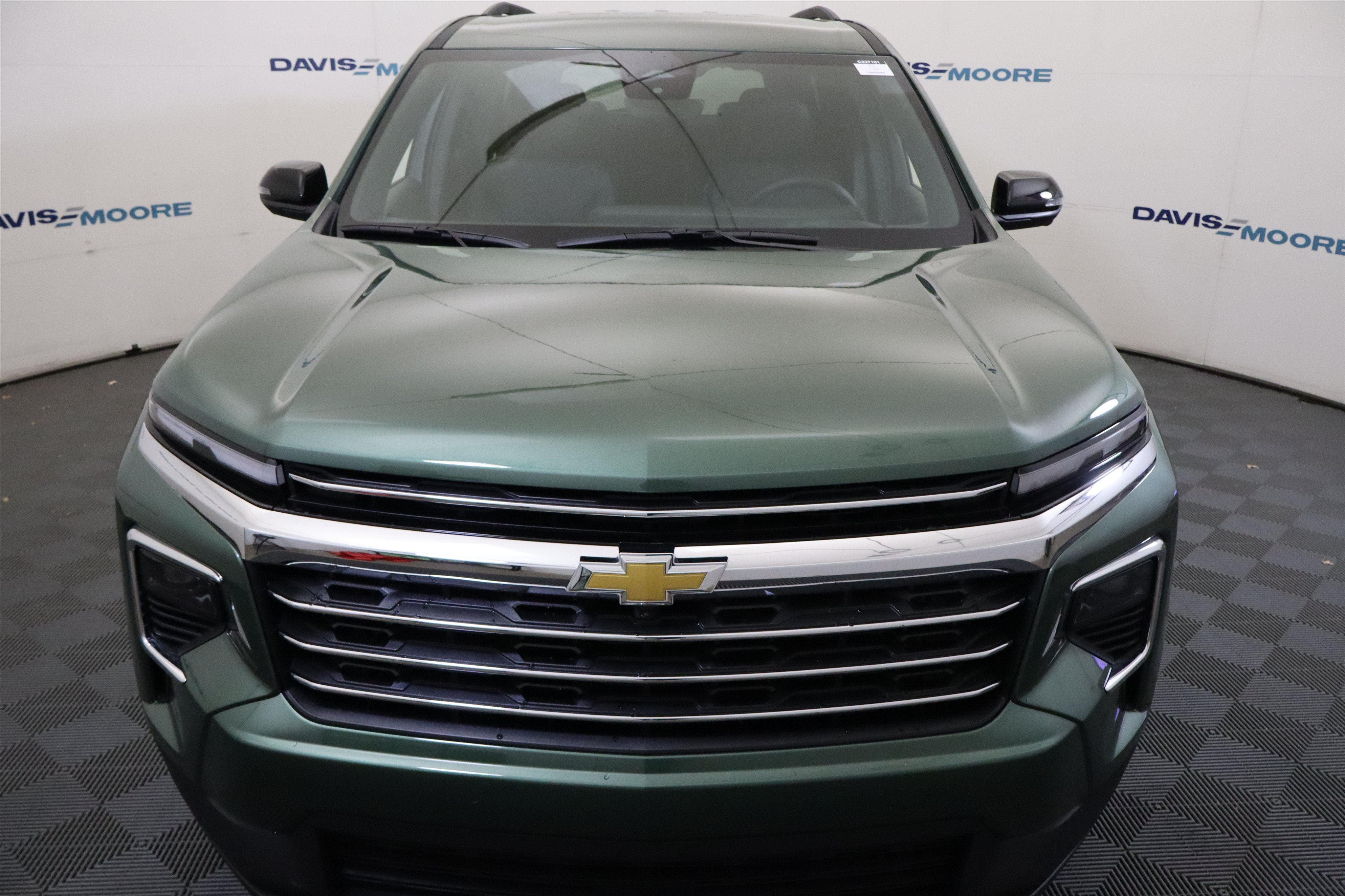 2027 Chevrolet Traverse FWD LT