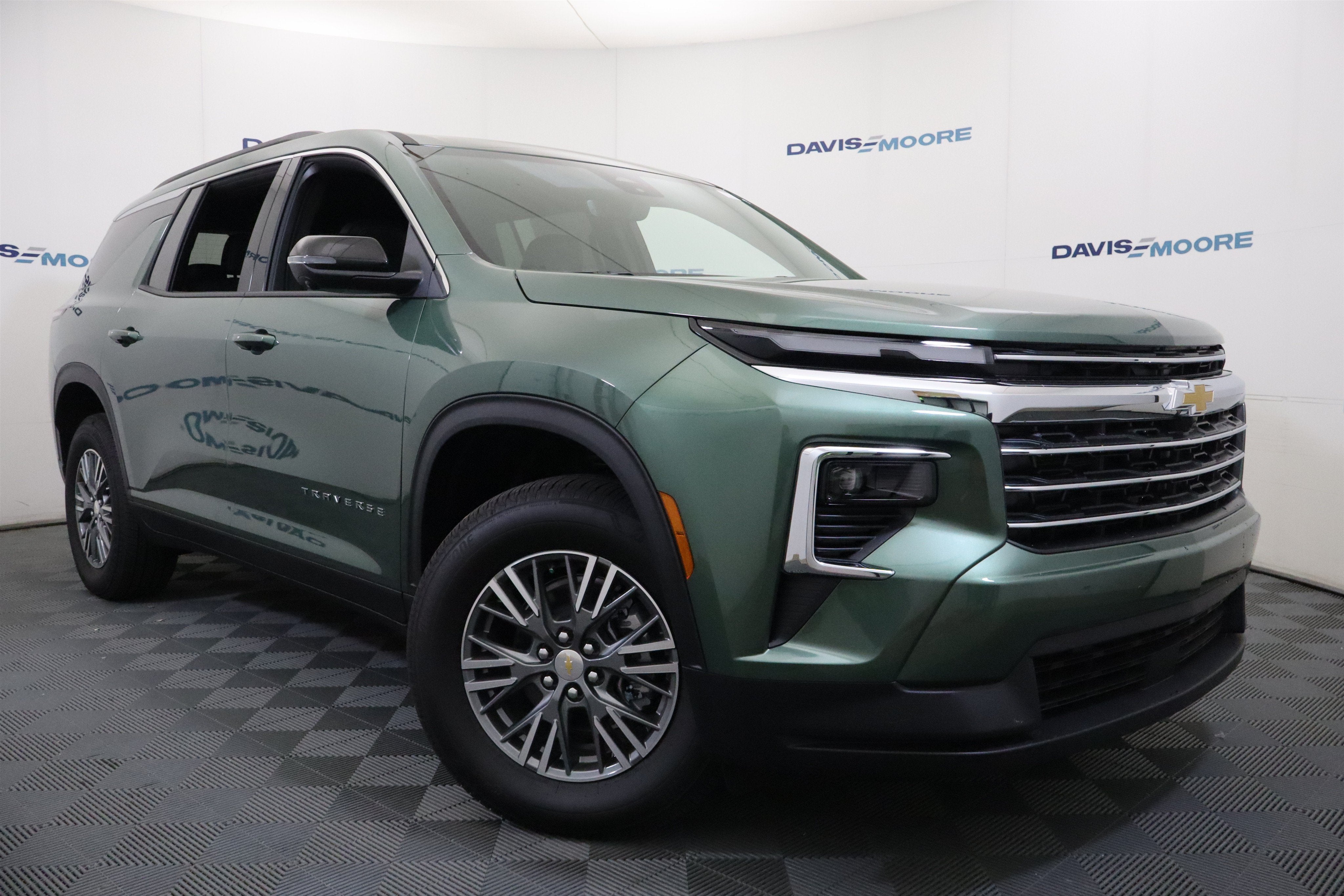 2027 Chevrolet Traverse FWD LT