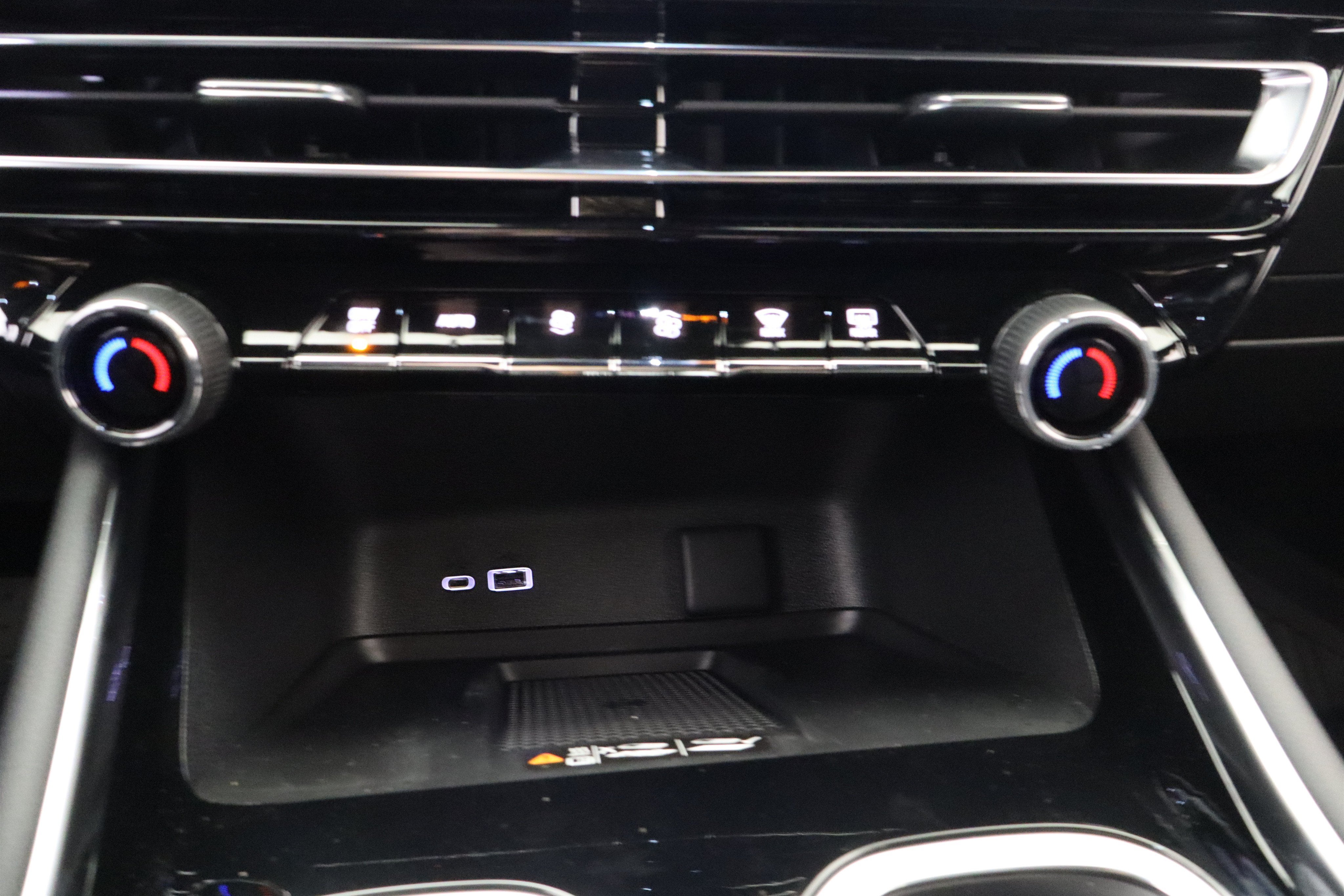 2027 Chevrolet Traverse FWD LT