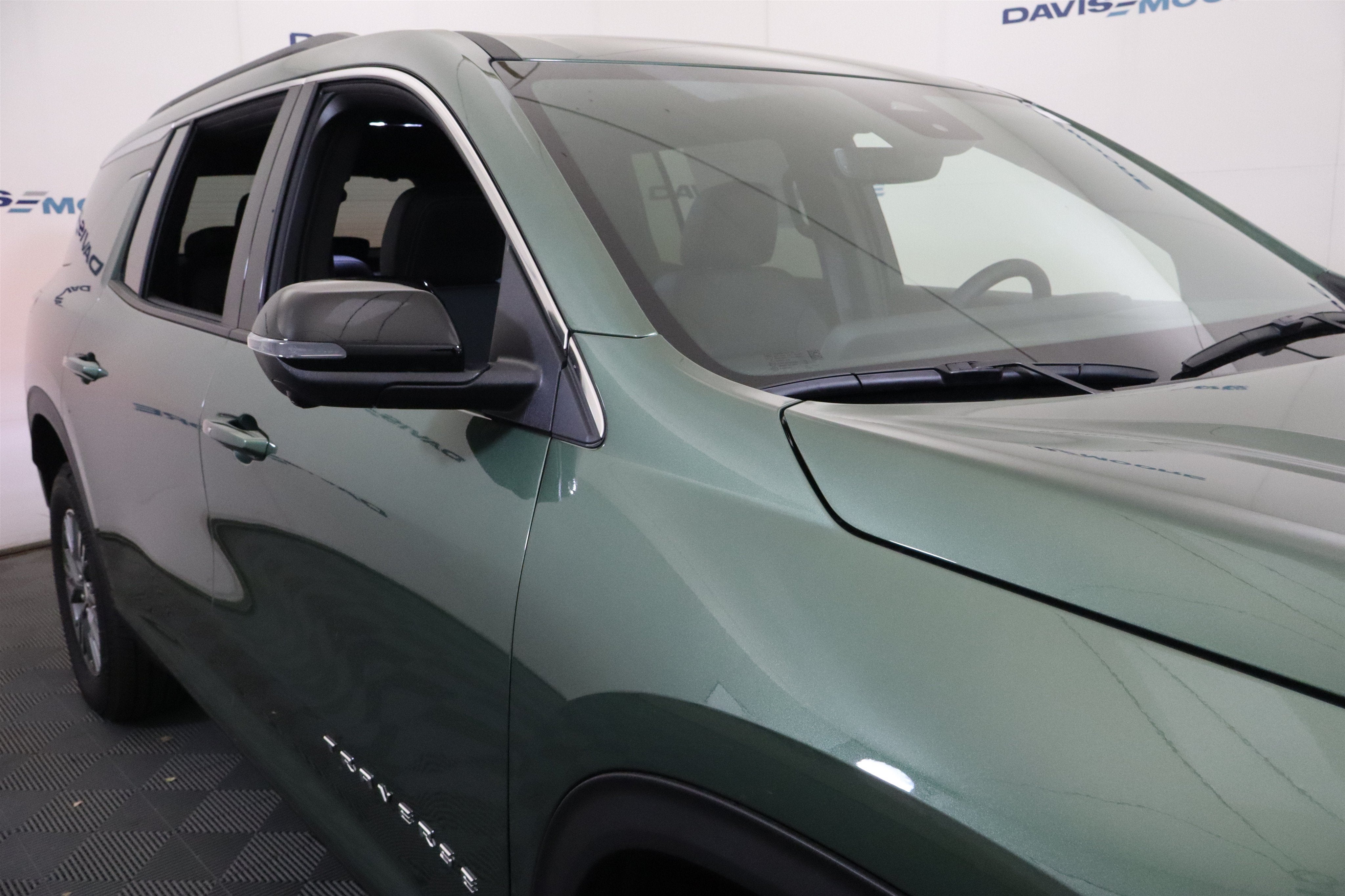 2027 Chevrolet Traverse FWD LT