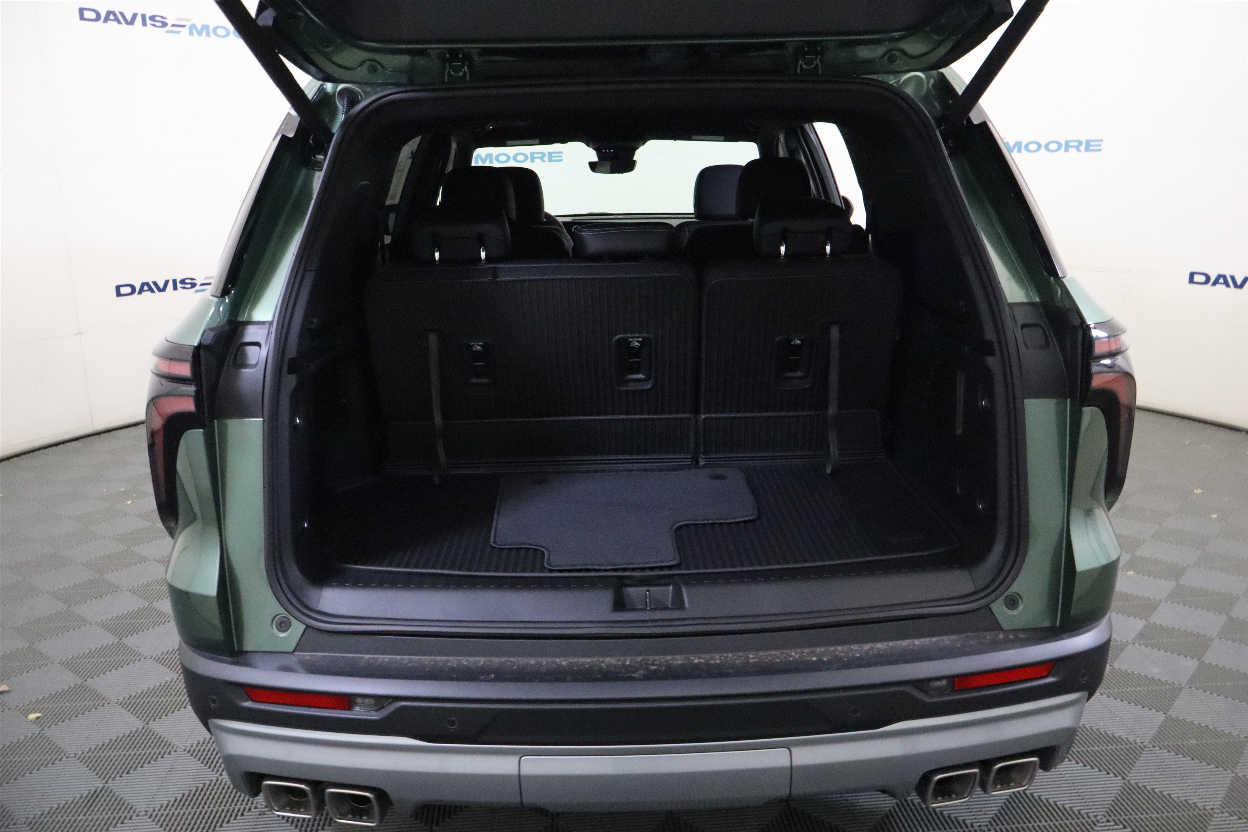 2027 Chevrolet Traverse FWD LT
