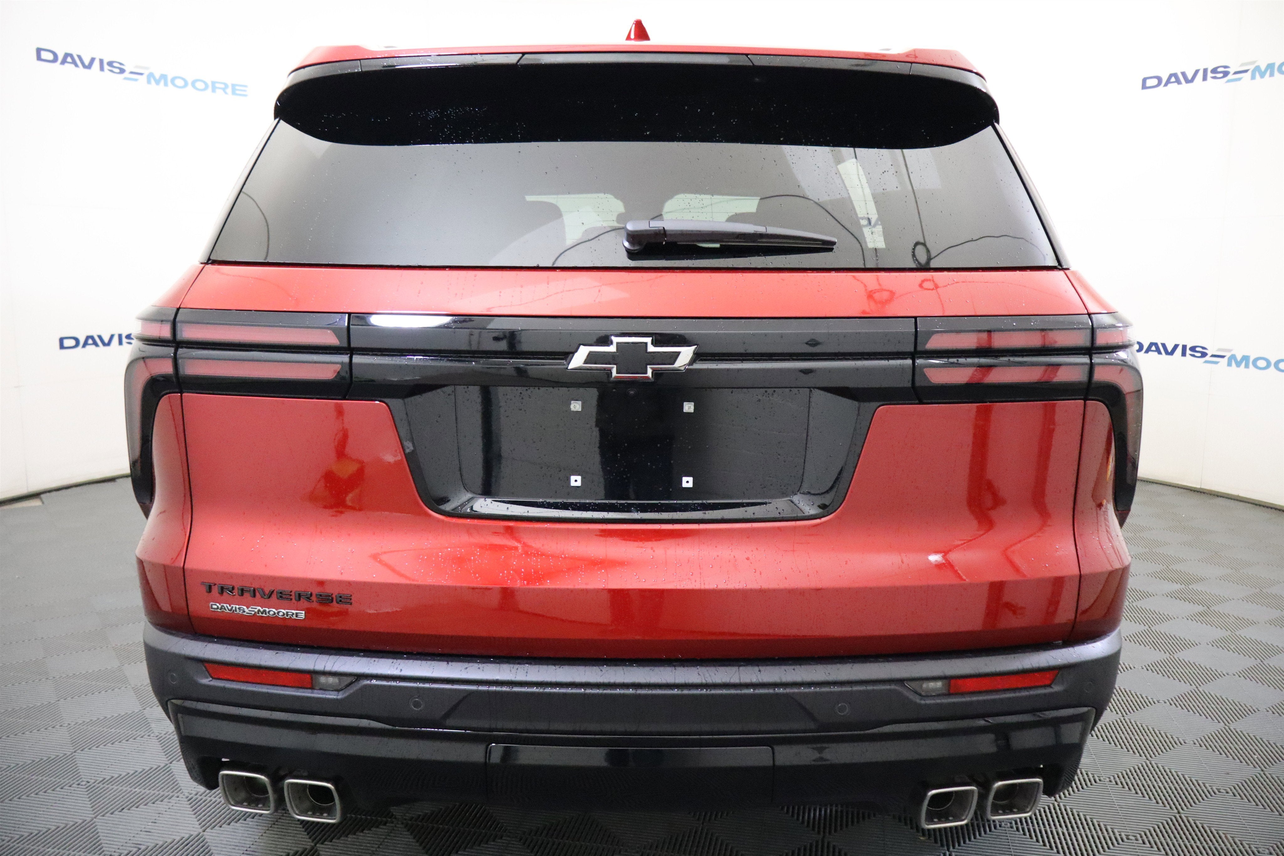 2026 Chevrolet Traverse FWD LT