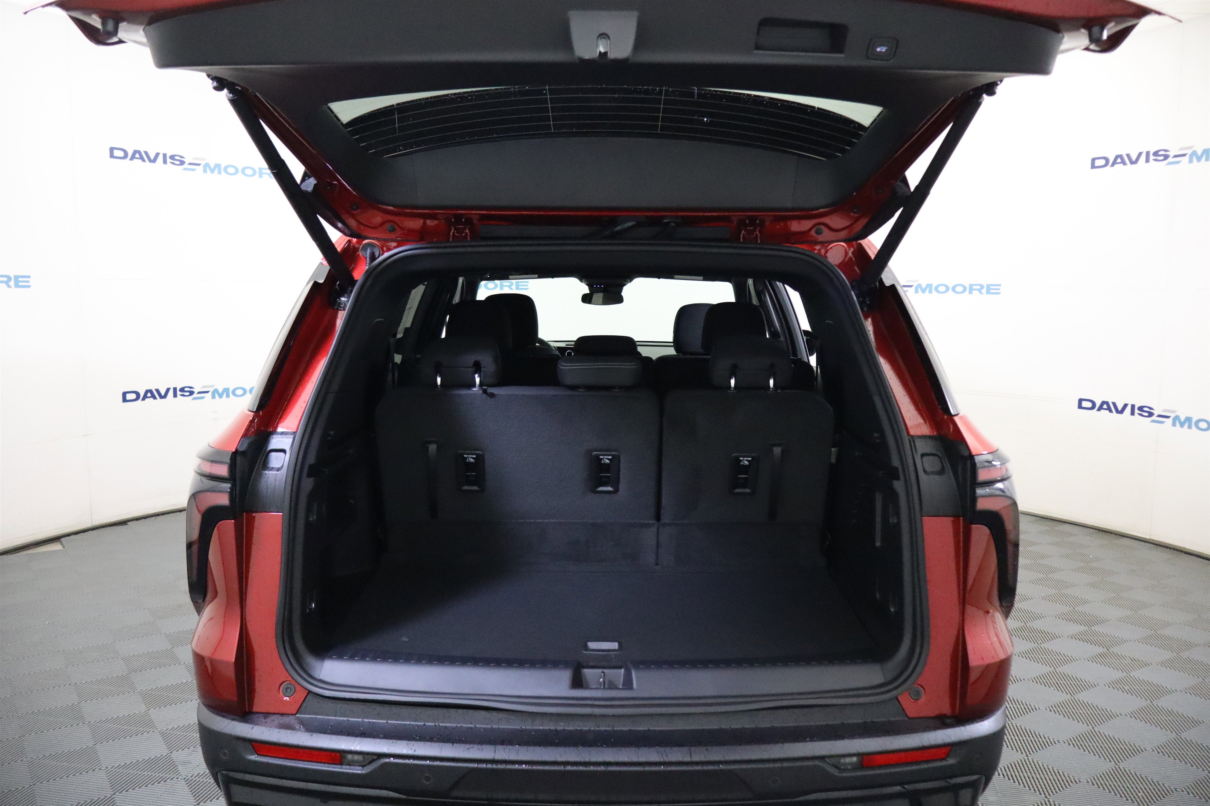 2026 Chevrolet Traverse FWD LT