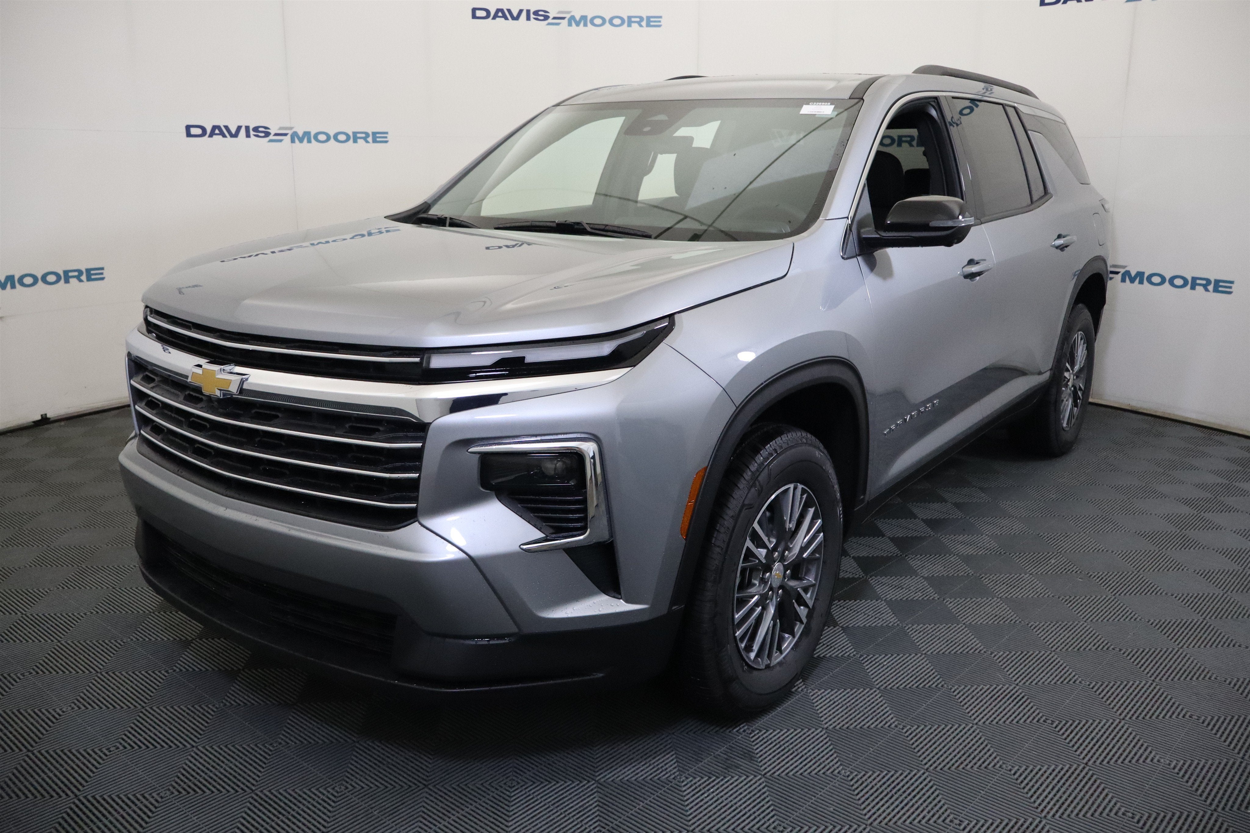 2026 Chevrolet Traverse FWD LT