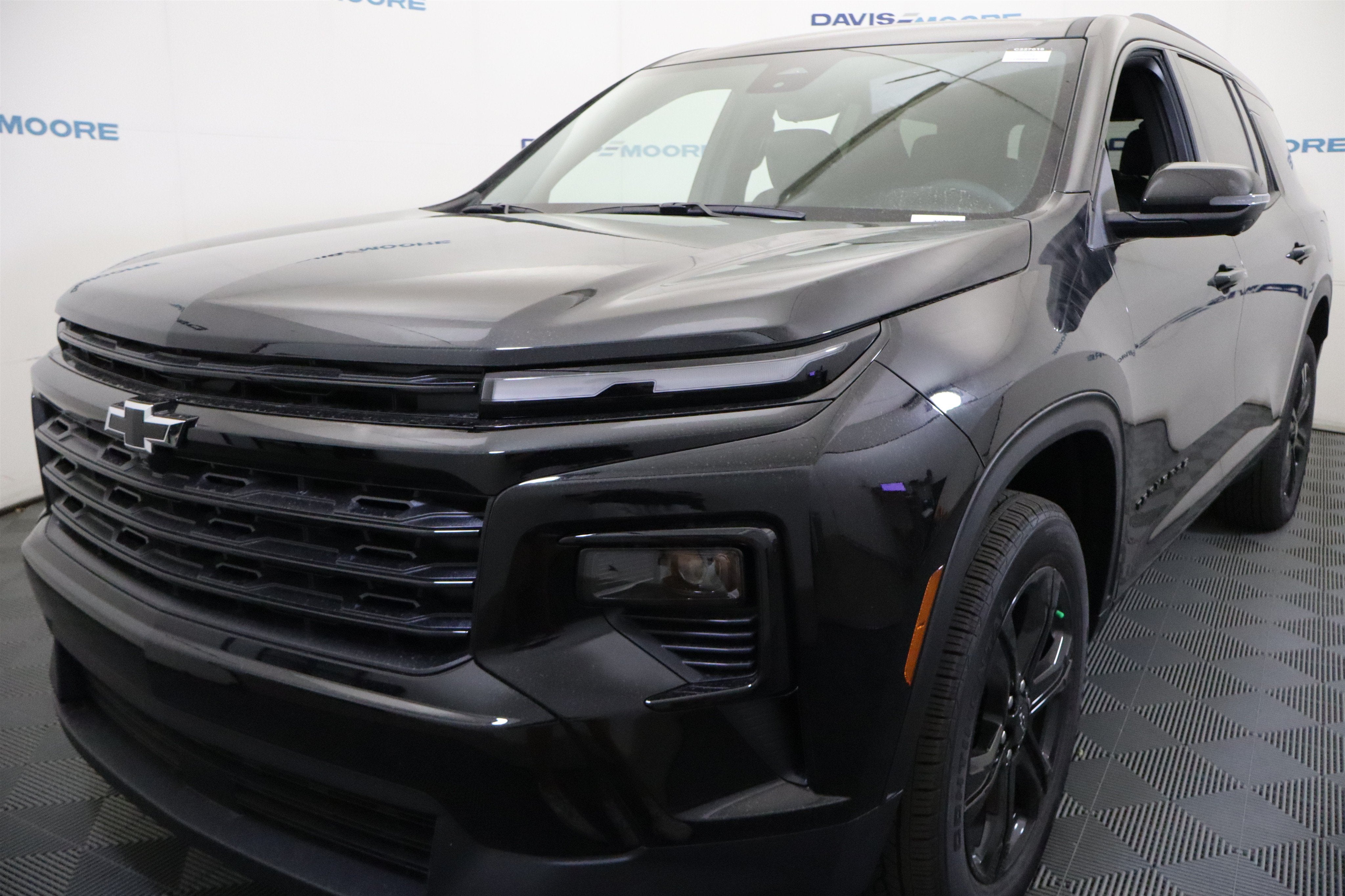 2027 Chevrolet Traverse FWD LT