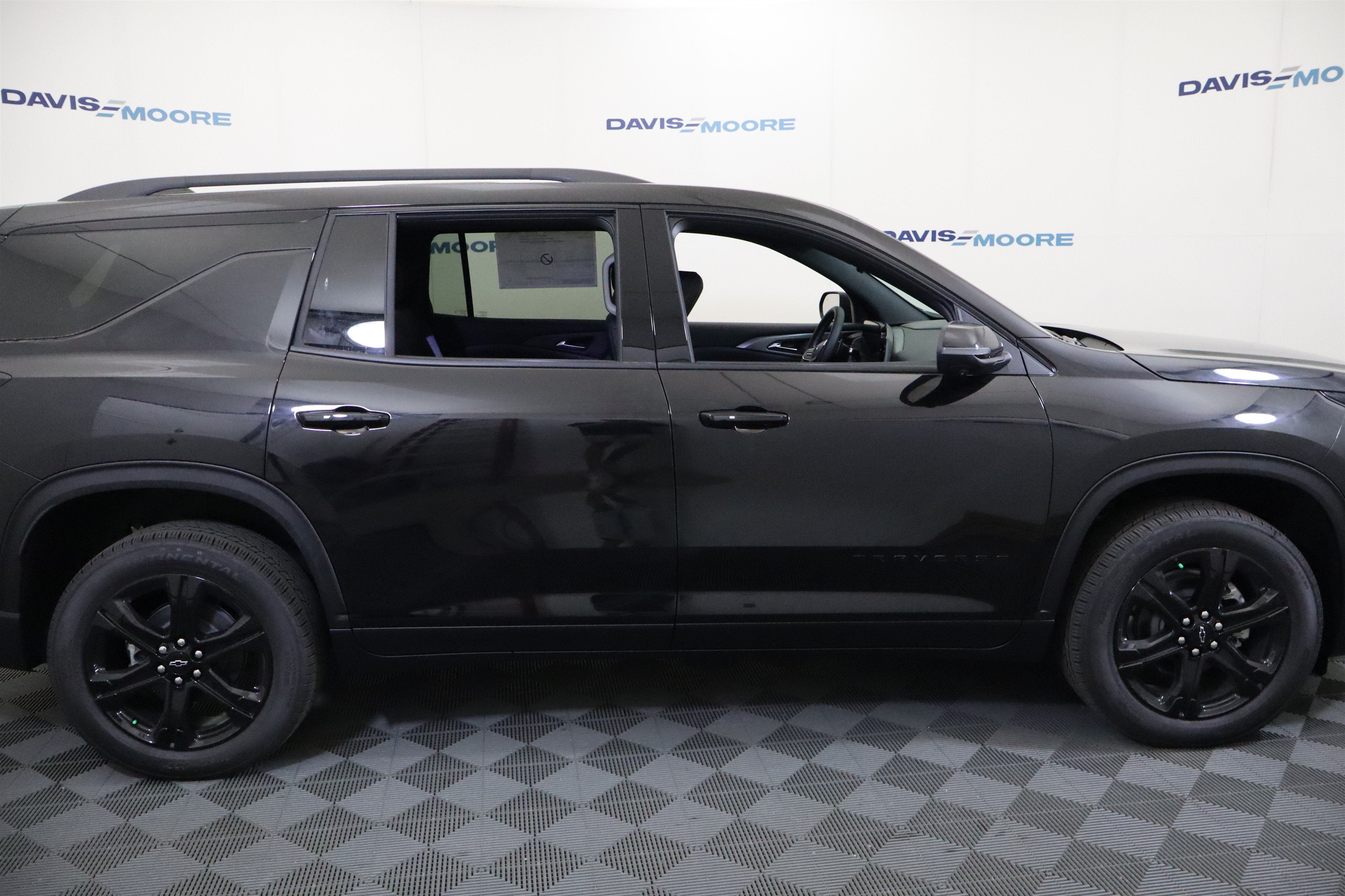 2027 Chevrolet Traverse FWD LT