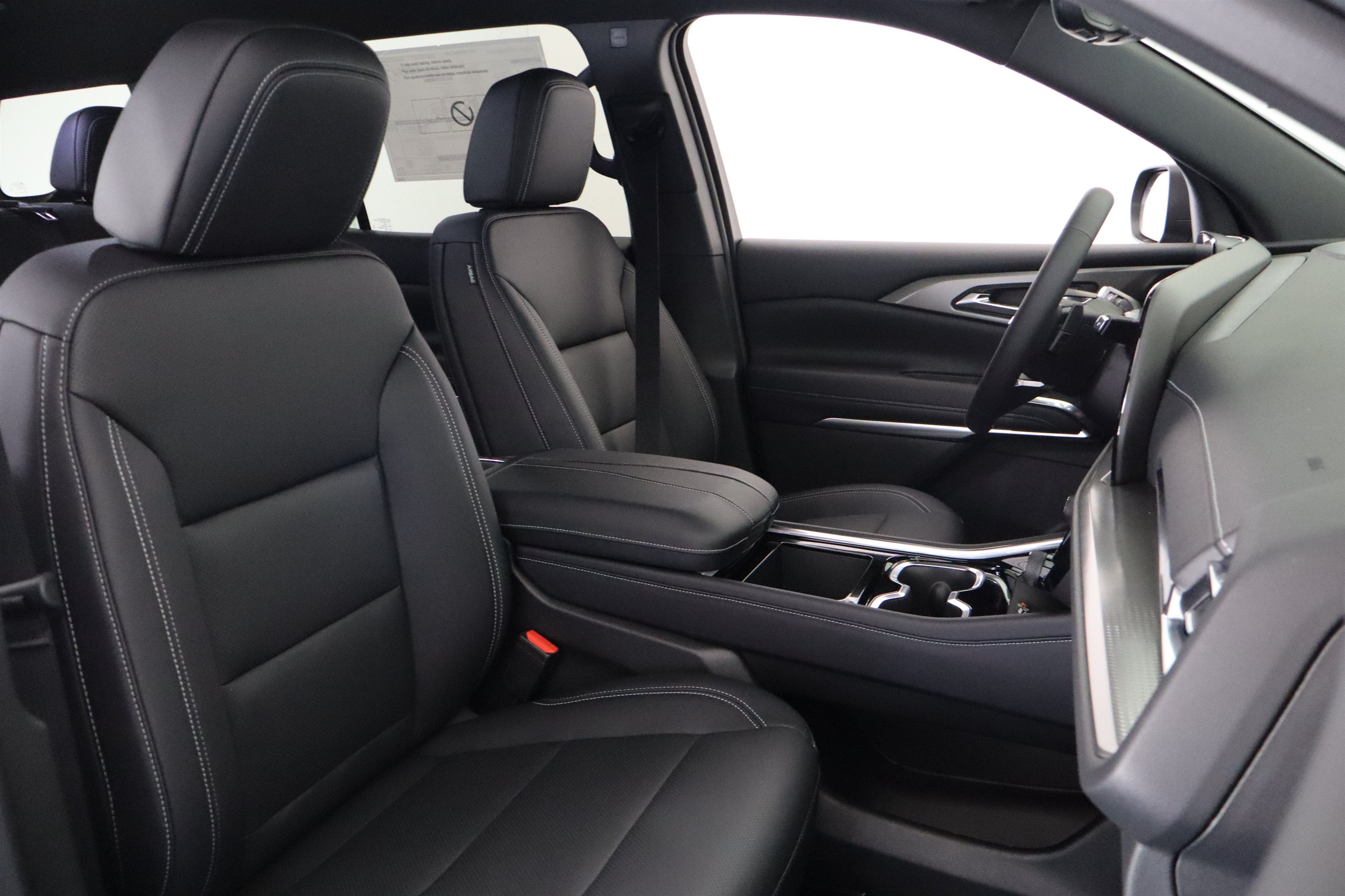 2027 Chevrolet Traverse FWD LT