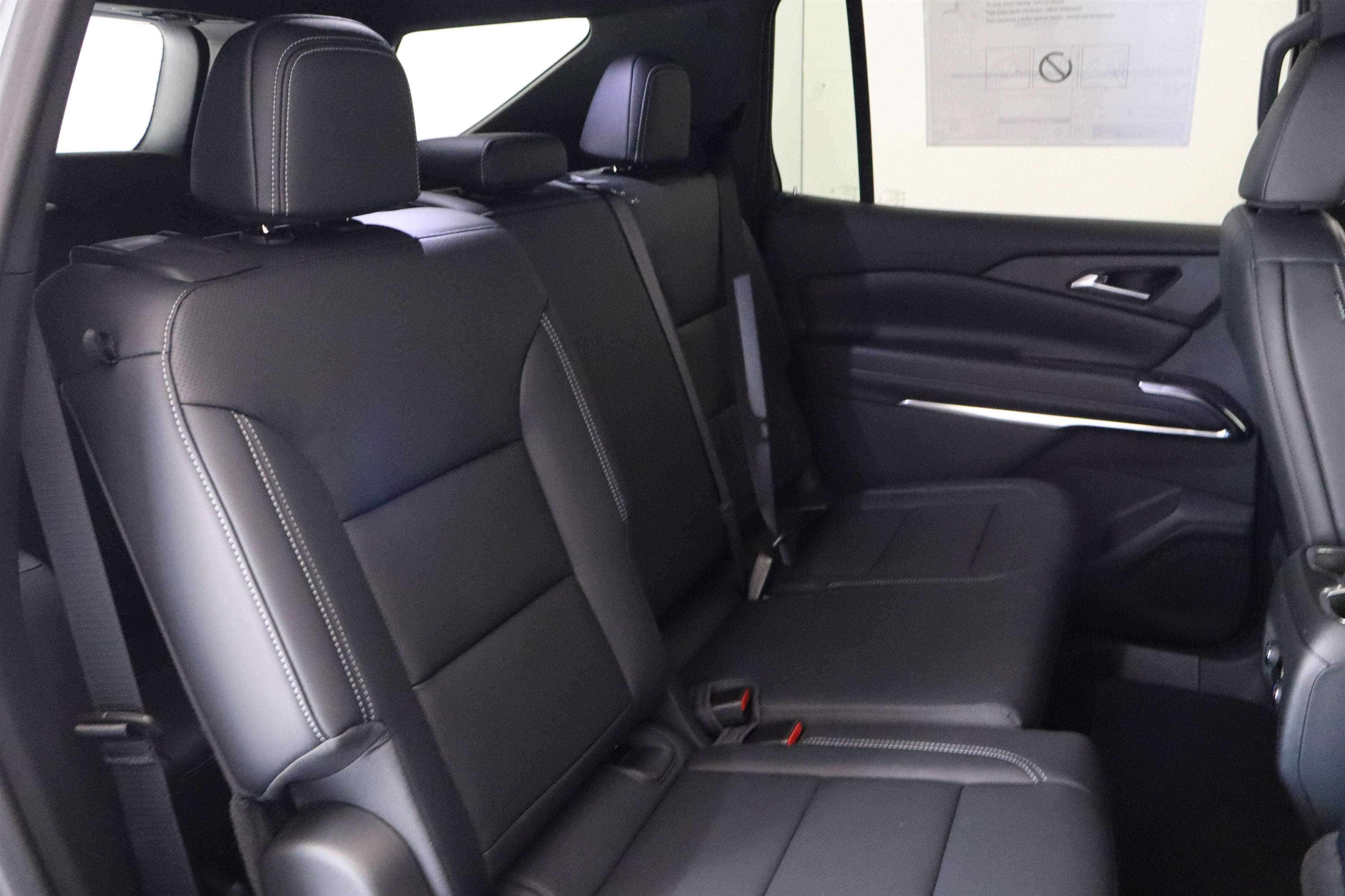 2027 Chevrolet Traverse FWD LT