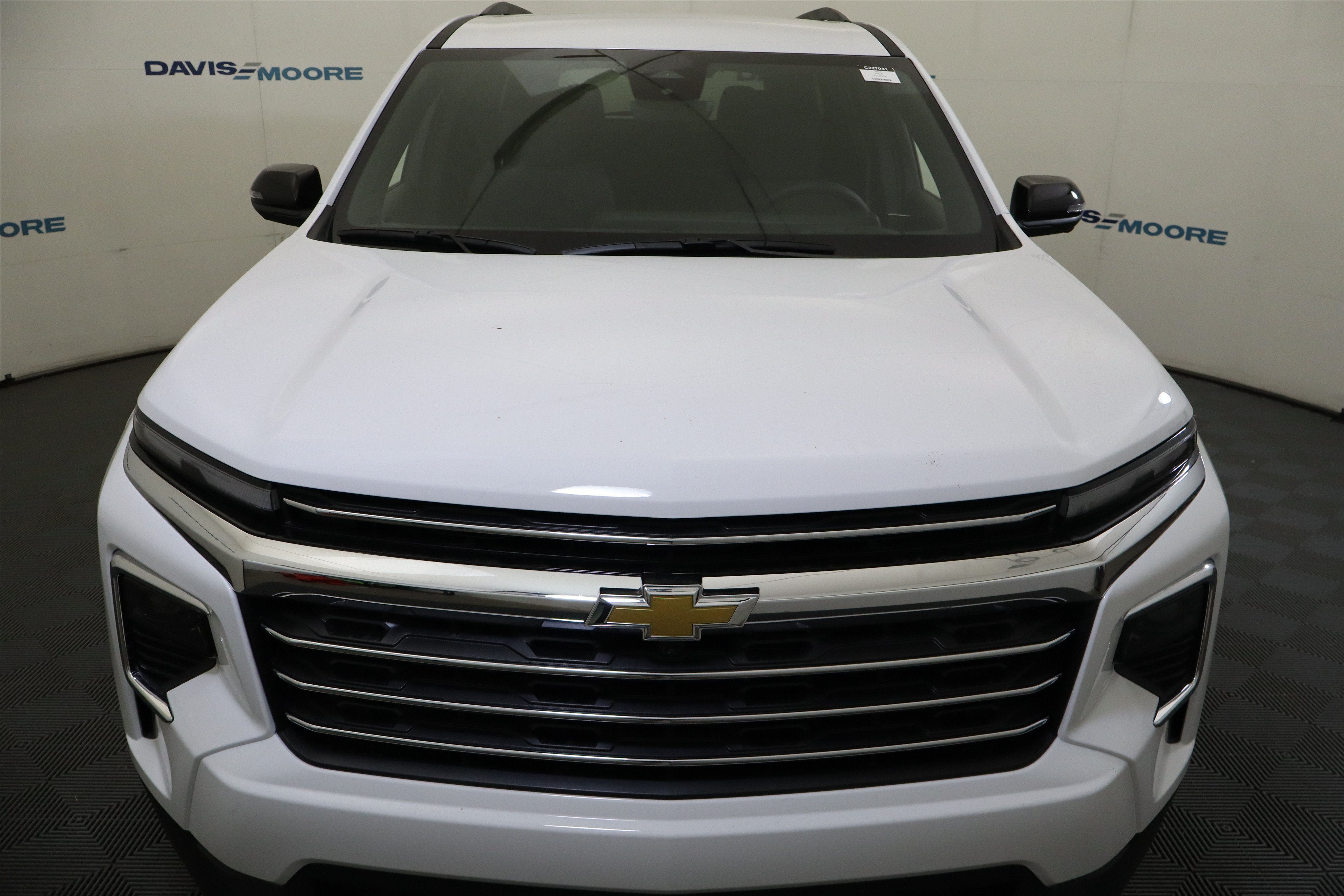 2027 Chevrolet Traverse FWD LT