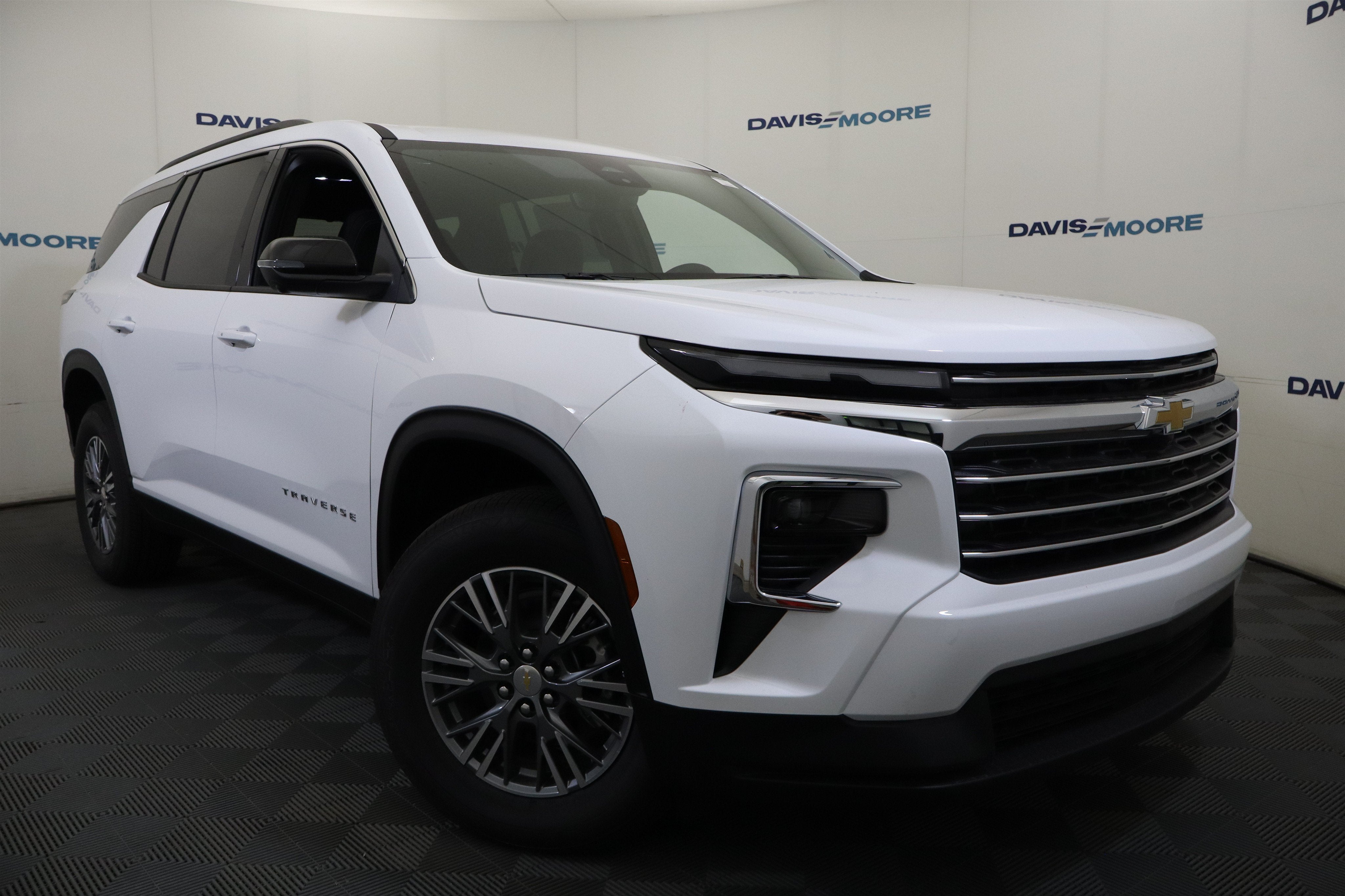 2027 Chevrolet Traverse FWD LT