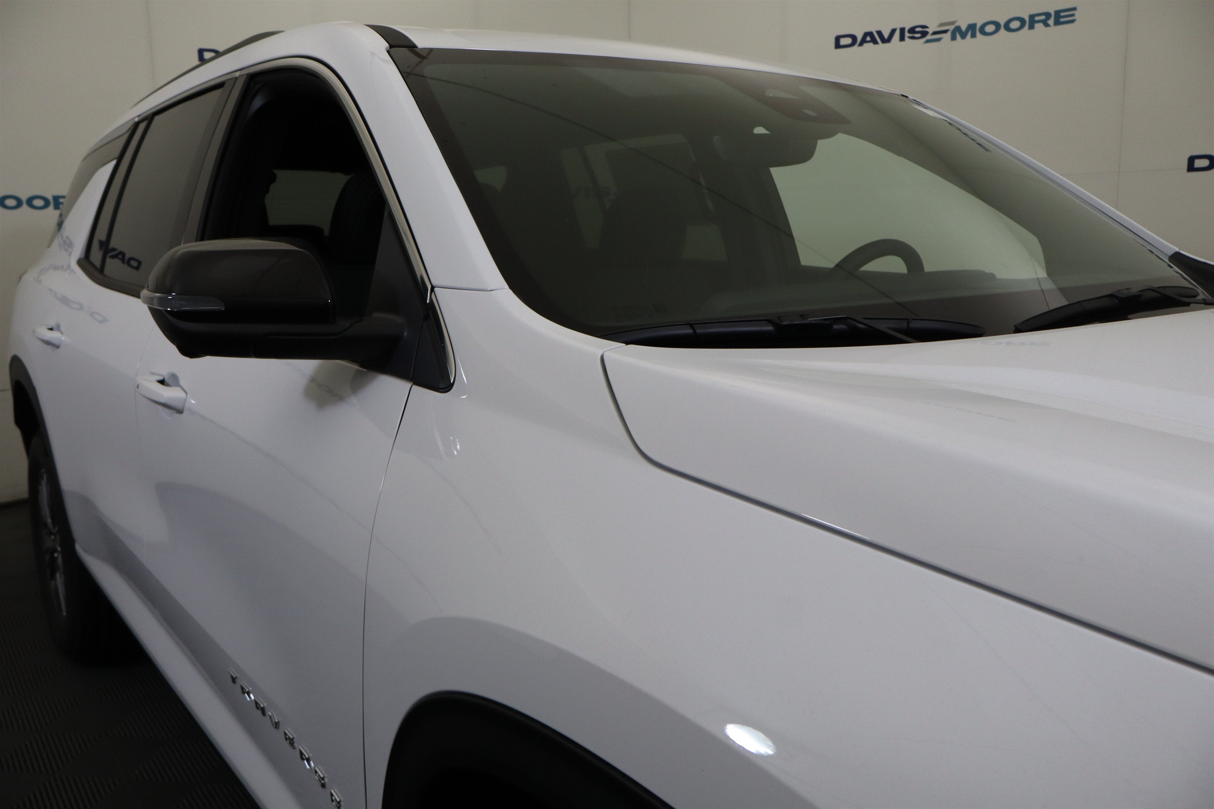 2027 Chevrolet Traverse FWD LT