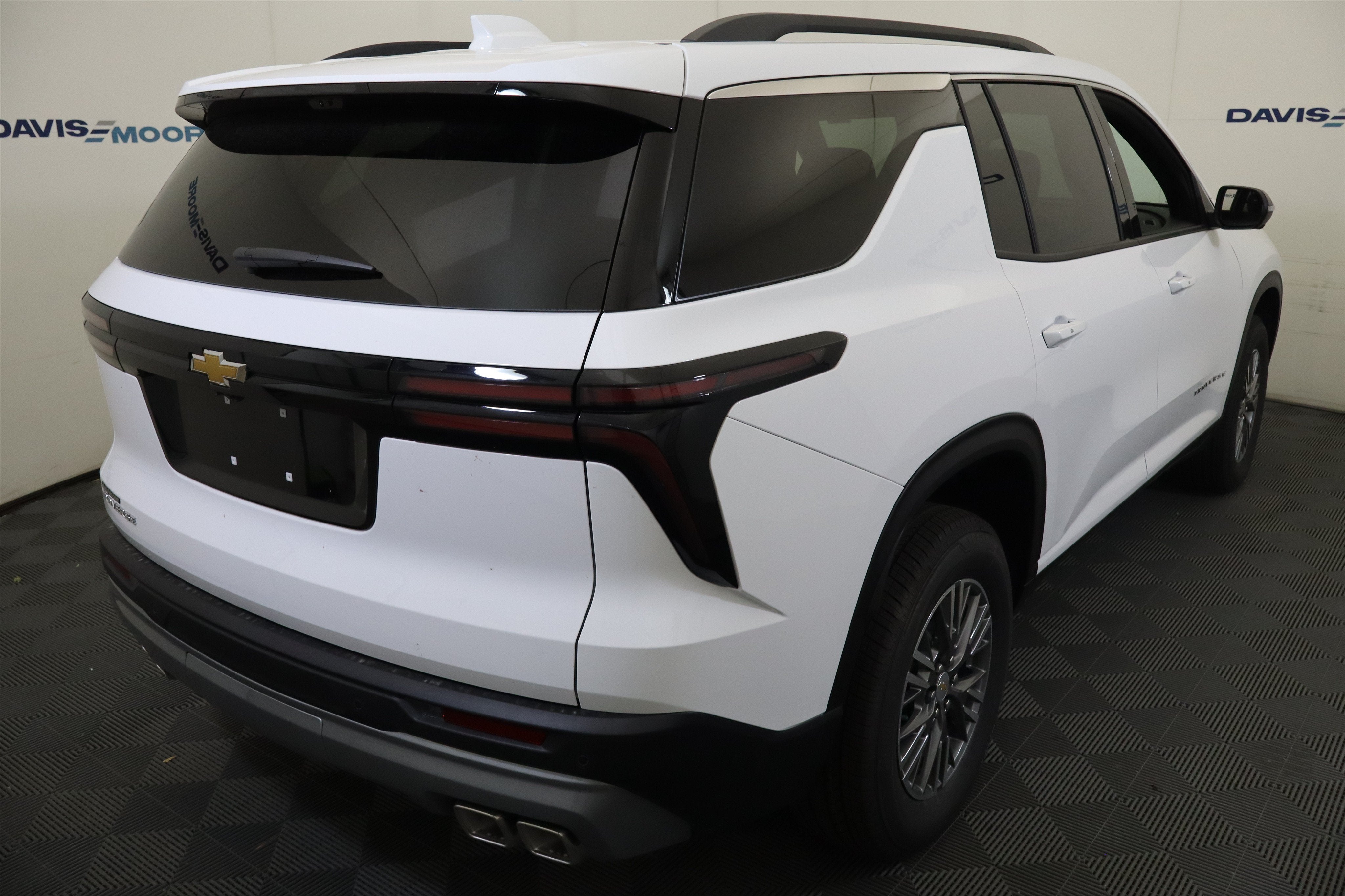 2027 Chevrolet Traverse FWD LT