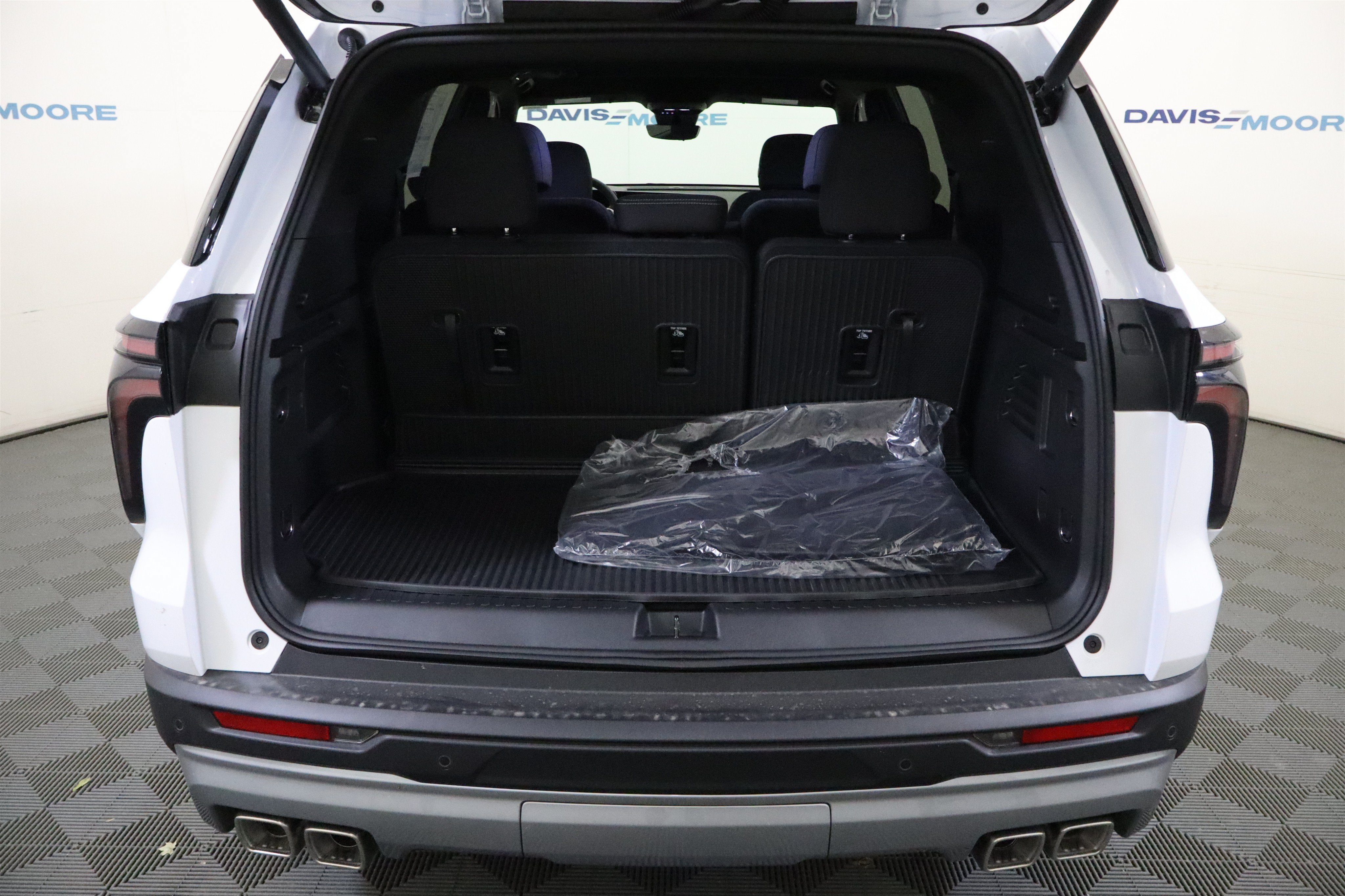 2027 Chevrolet Traverse FWD LT