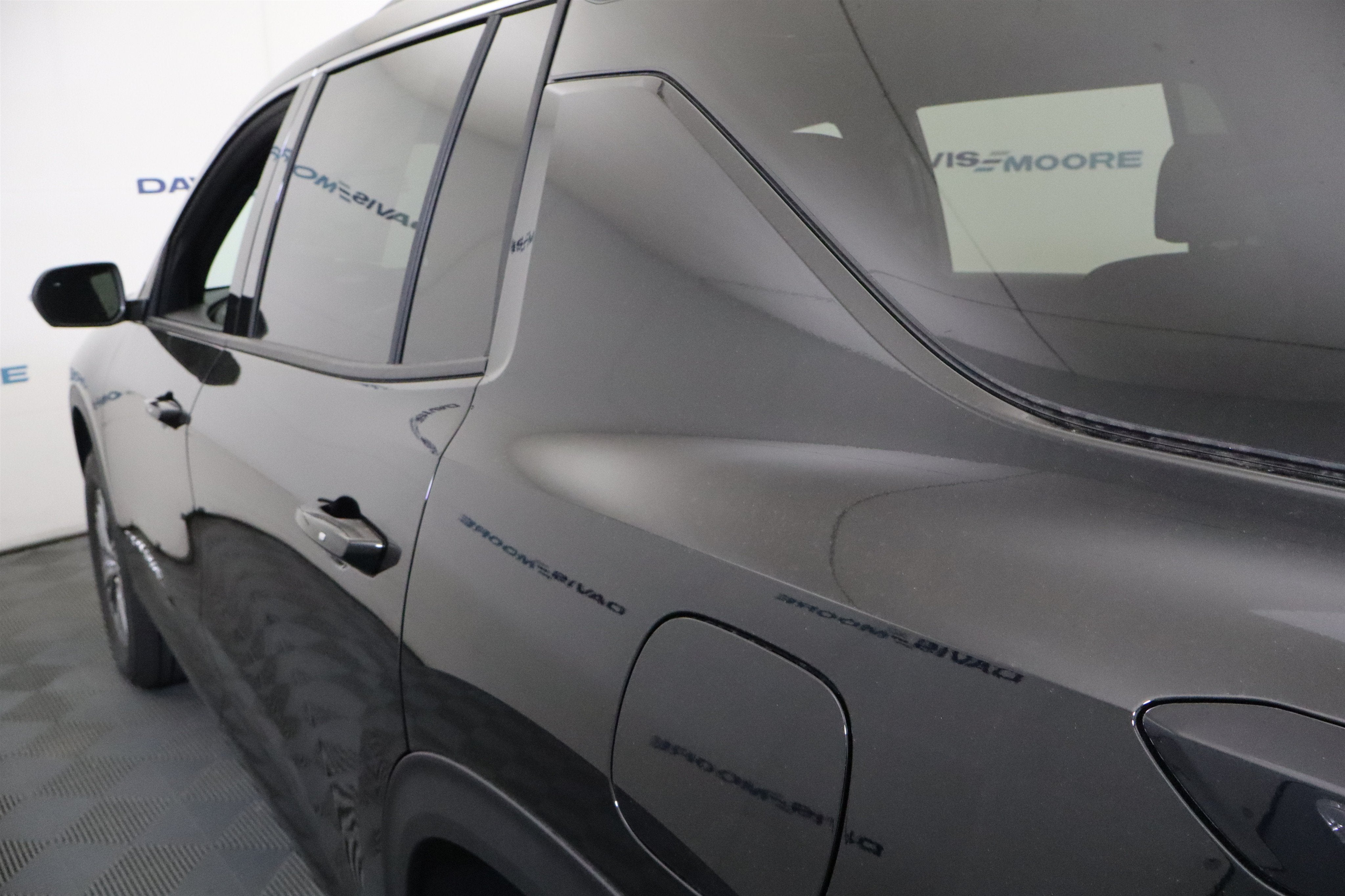 2027 Chevrolet Traverse FWD LT
