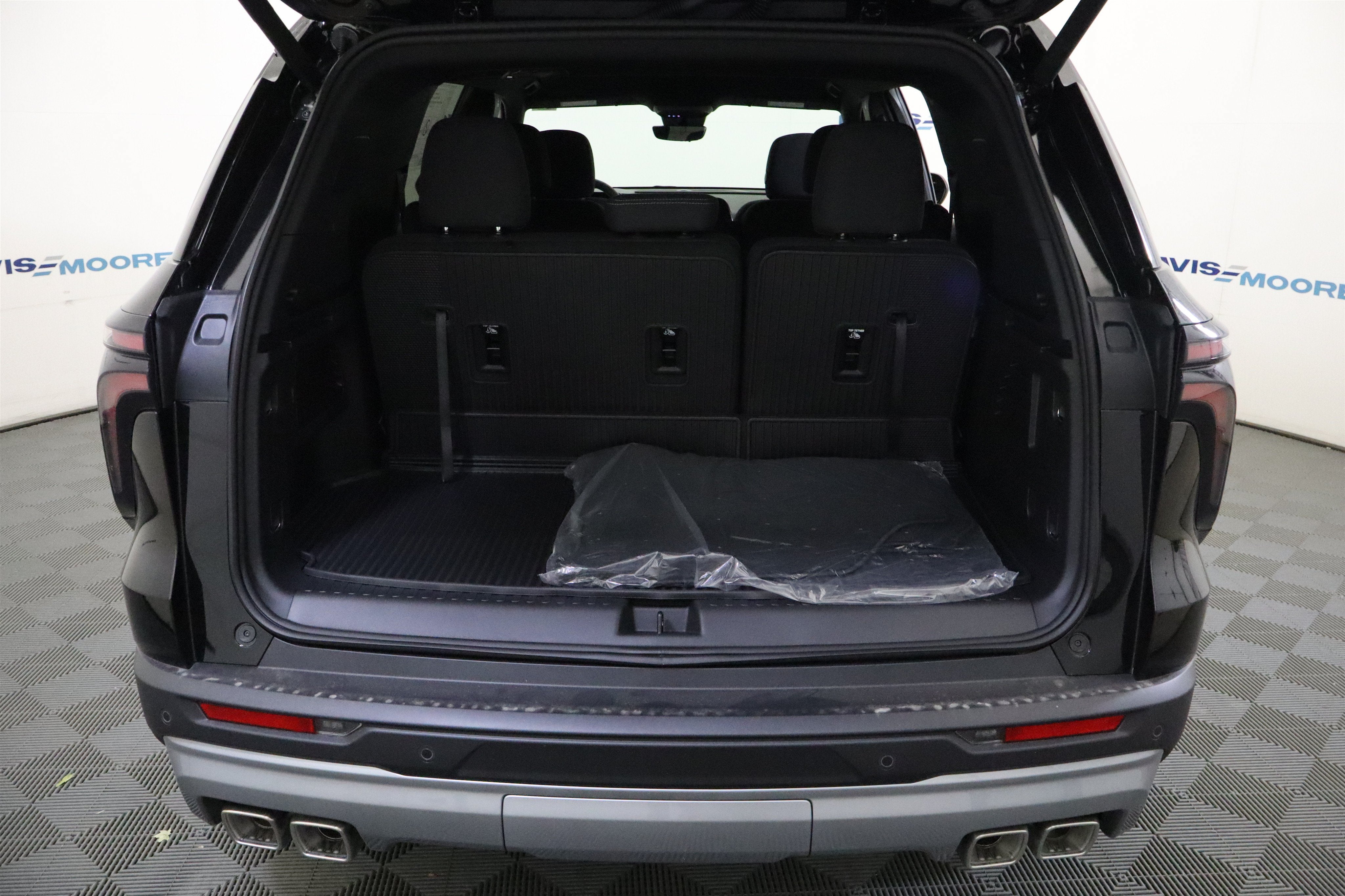 2027 Chevrolet Traverse FWD LT