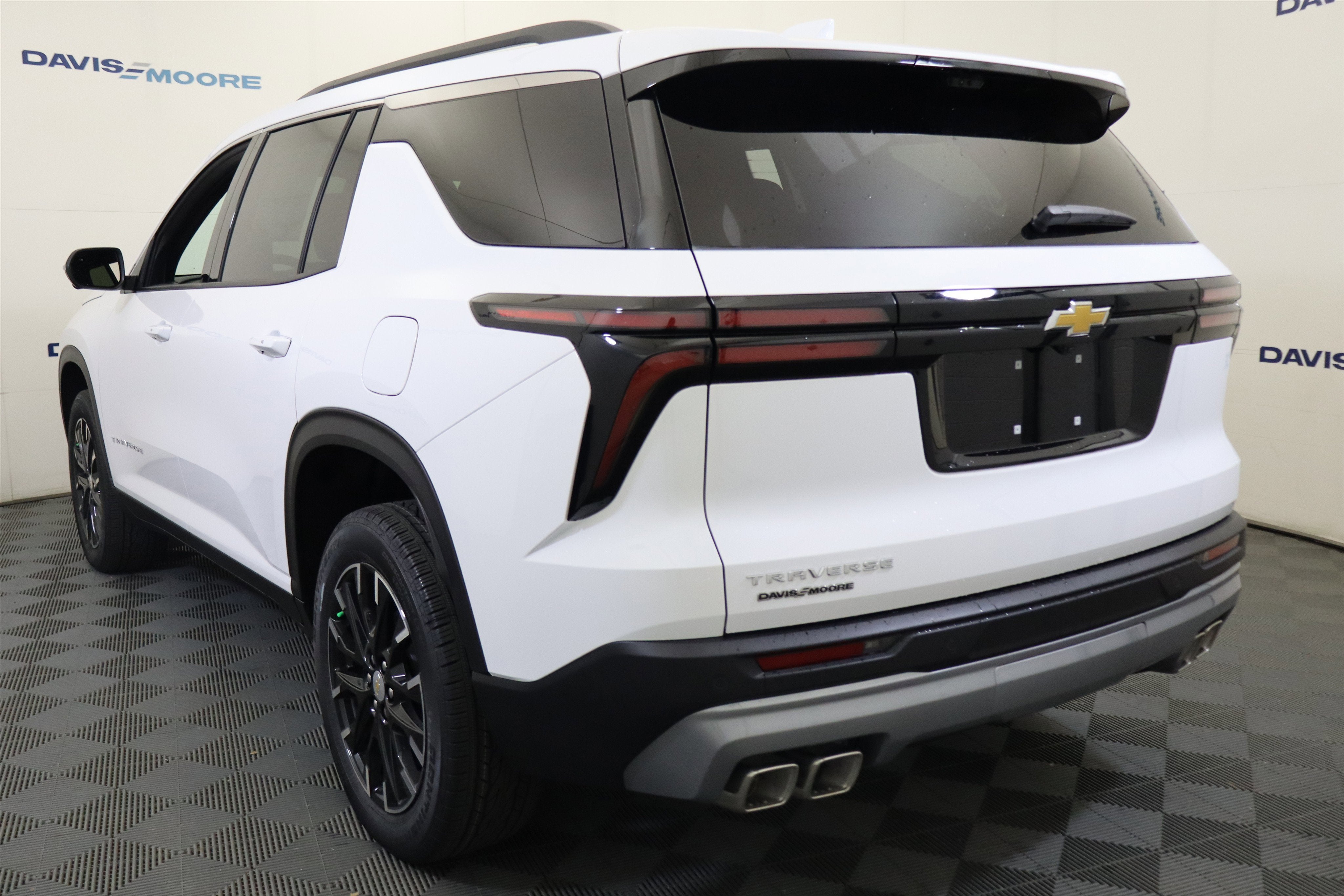 2026 Chevrolet Traverse FWD LT