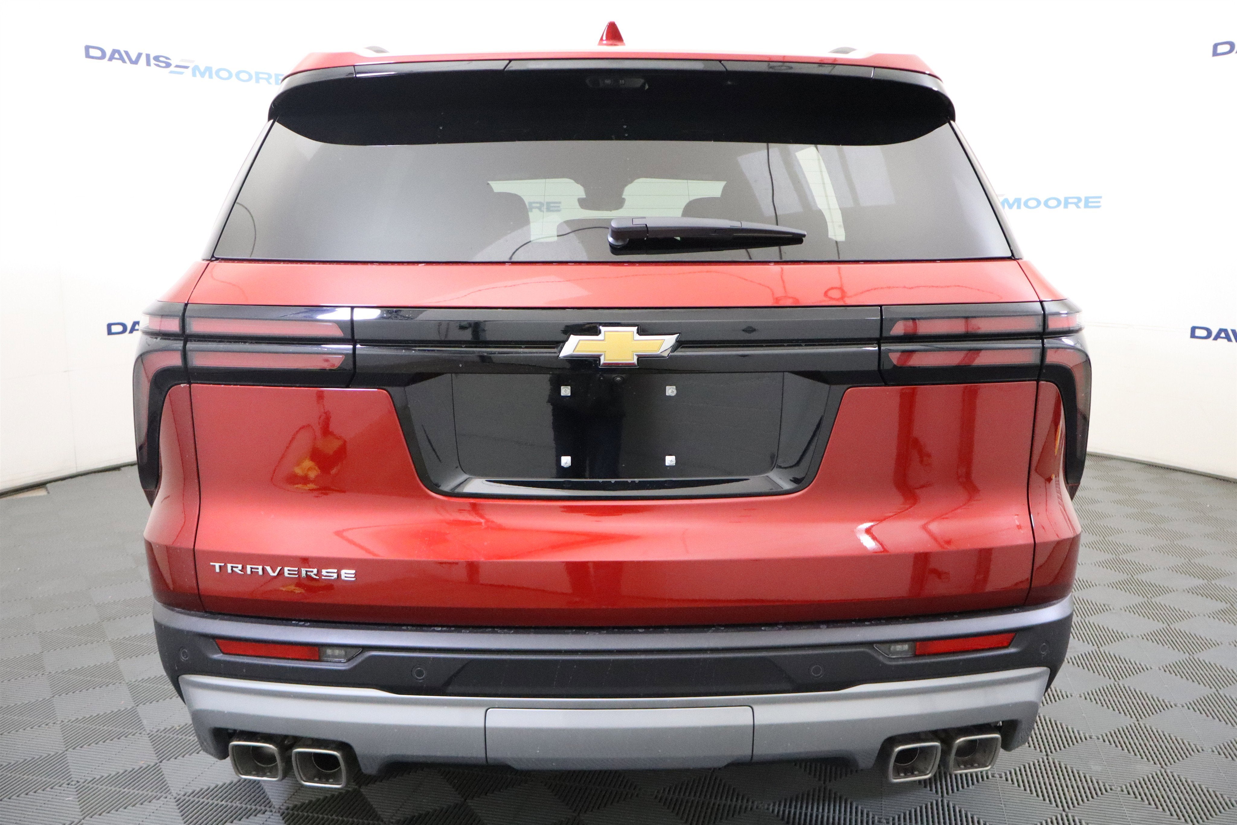 2026 Chevrolet Traverse FWD LT