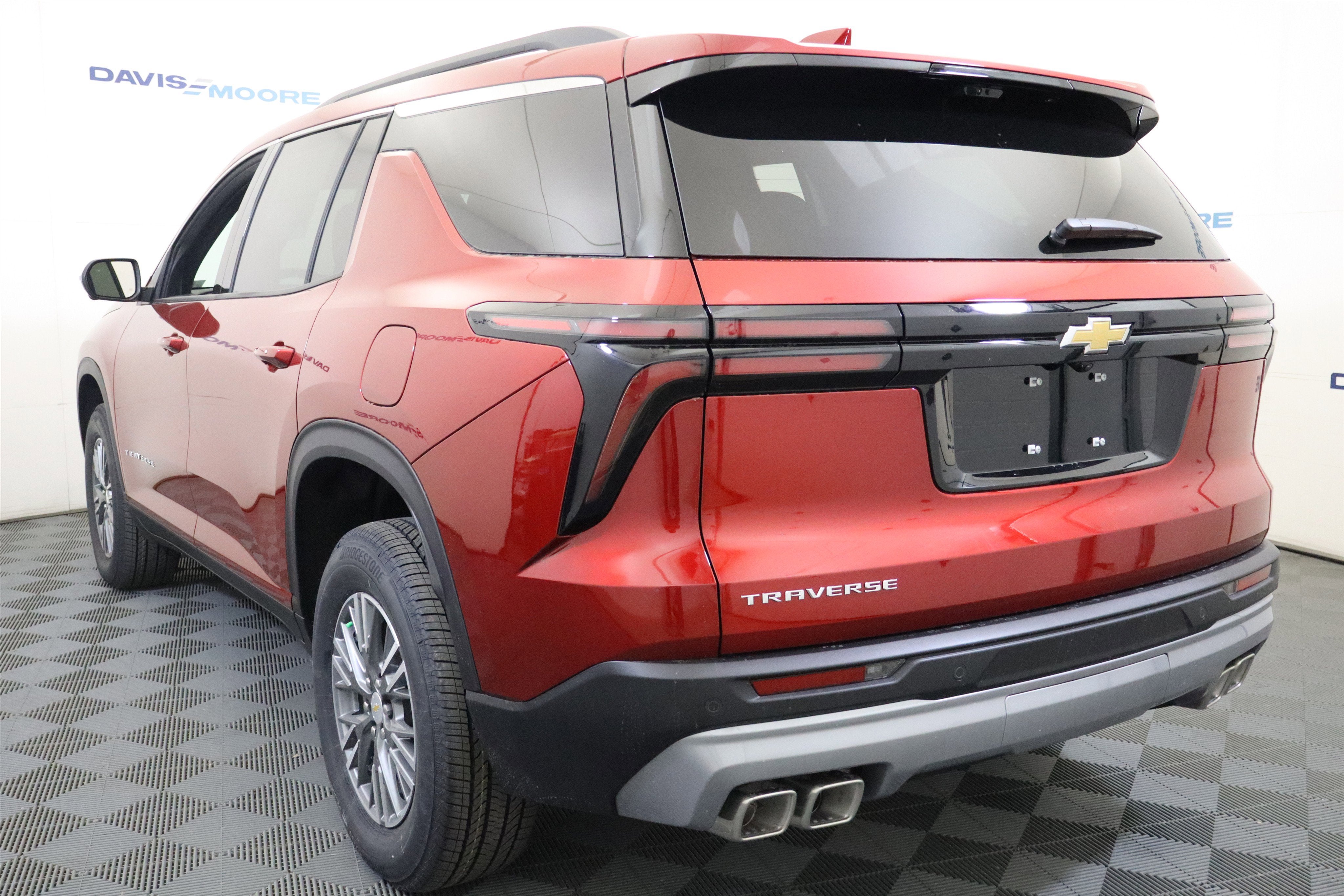 2026 Chevrolet Traverse FWD LT