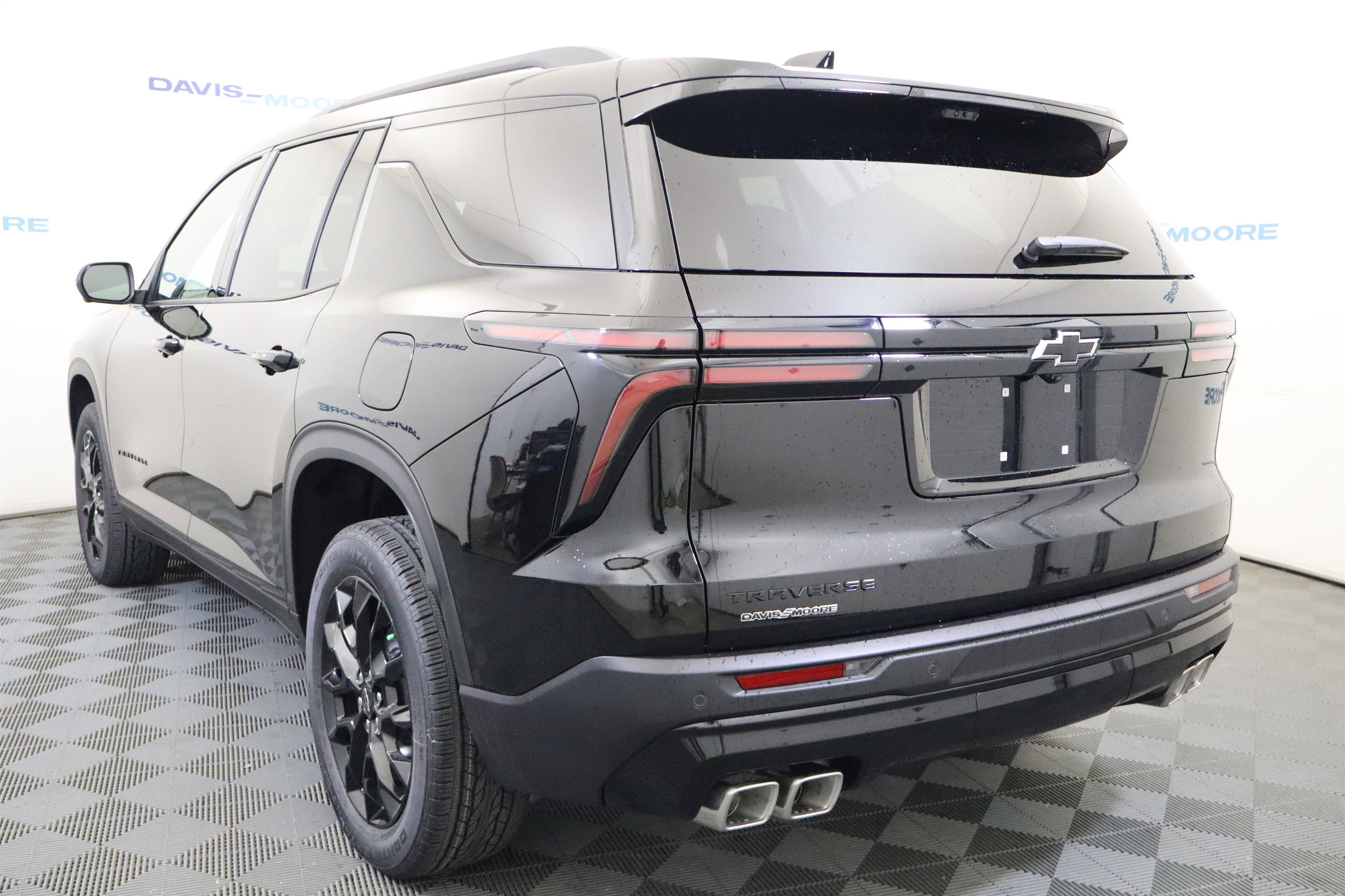 2026 Chevrolet Traverse FWD LT