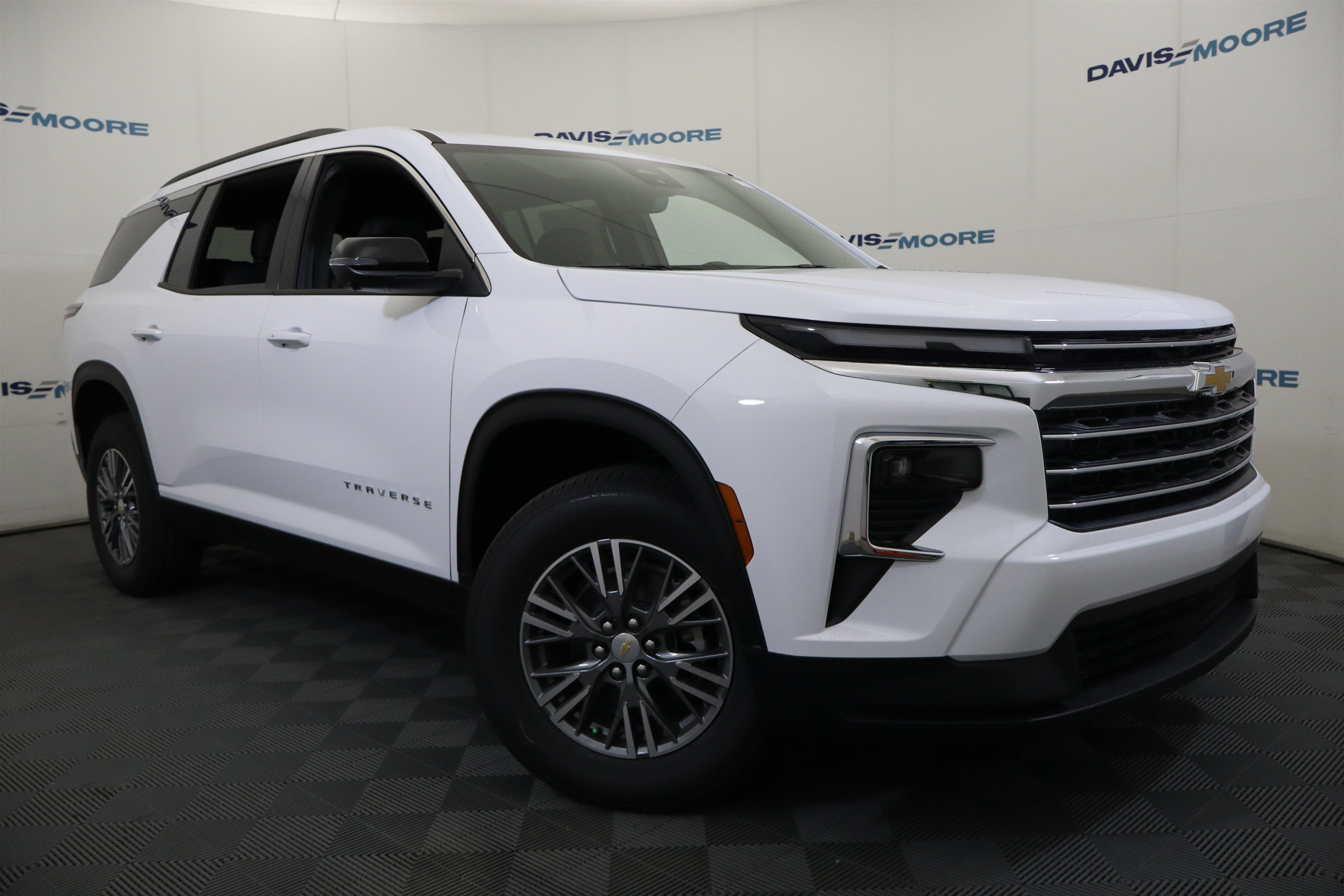 2027 Chevrolet Traverse FWD LT