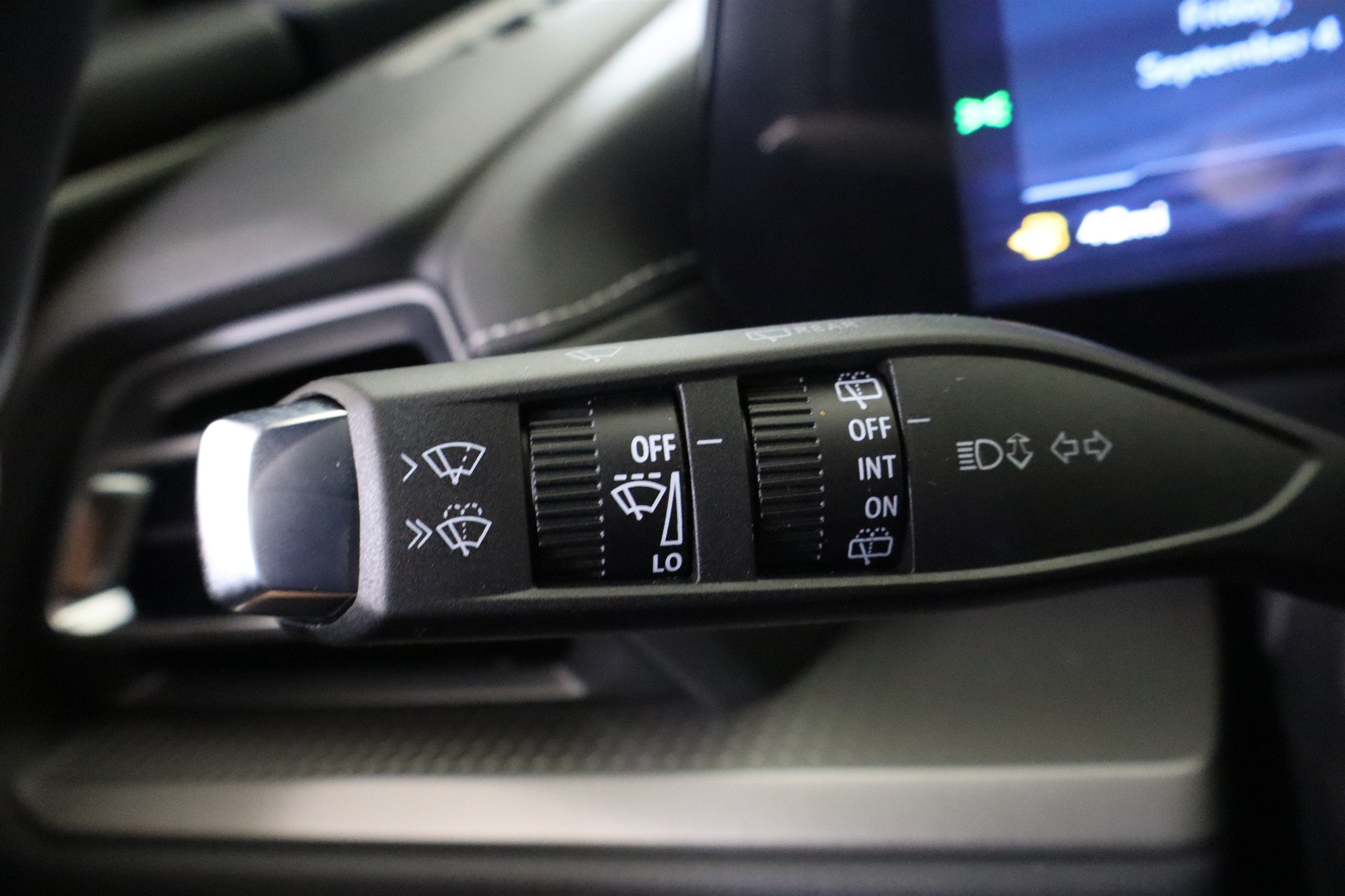 2027 Chevrolet Traverse FWD LT